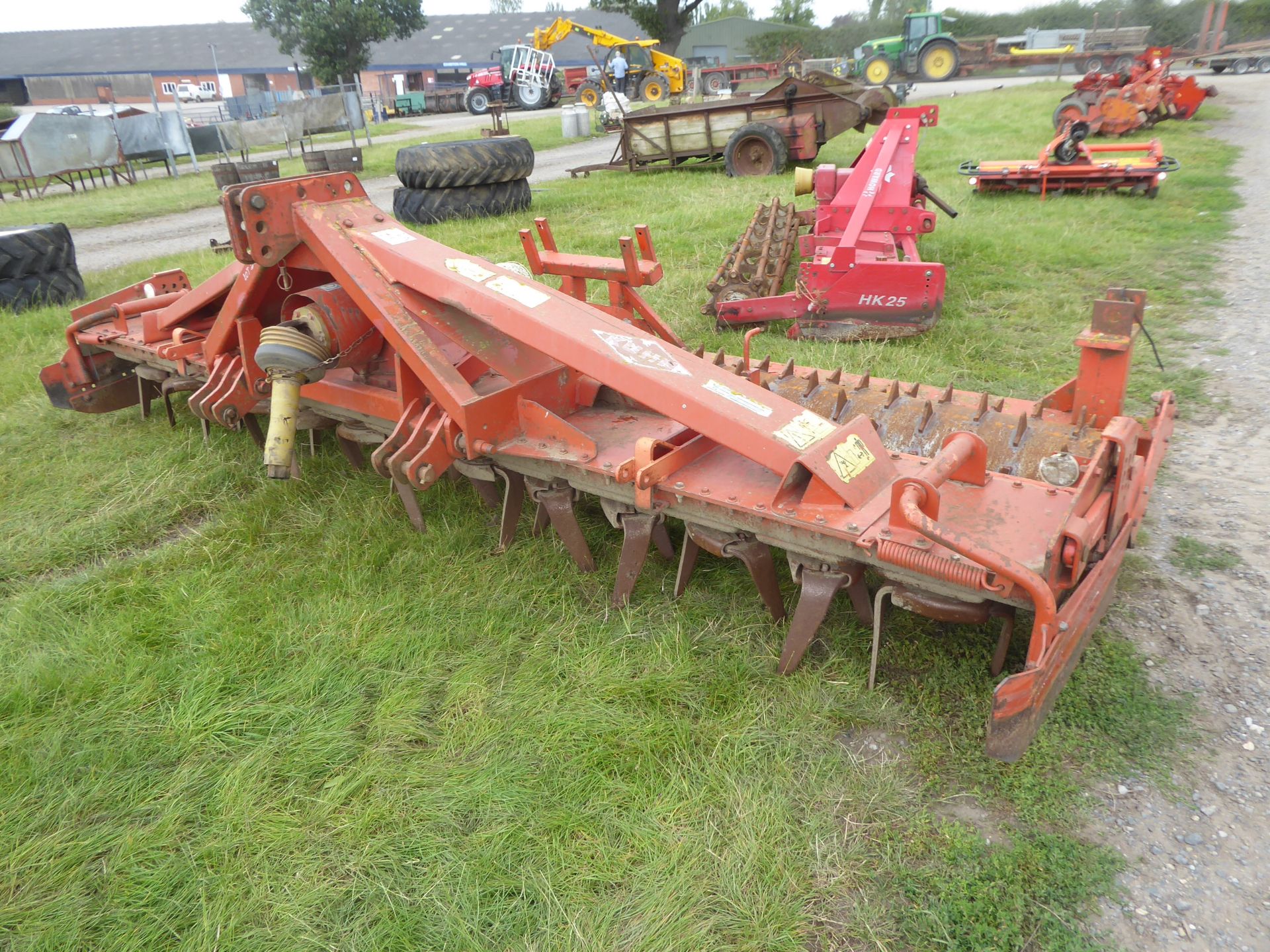 Kuhn HR4002 4m power harrow c/w packer