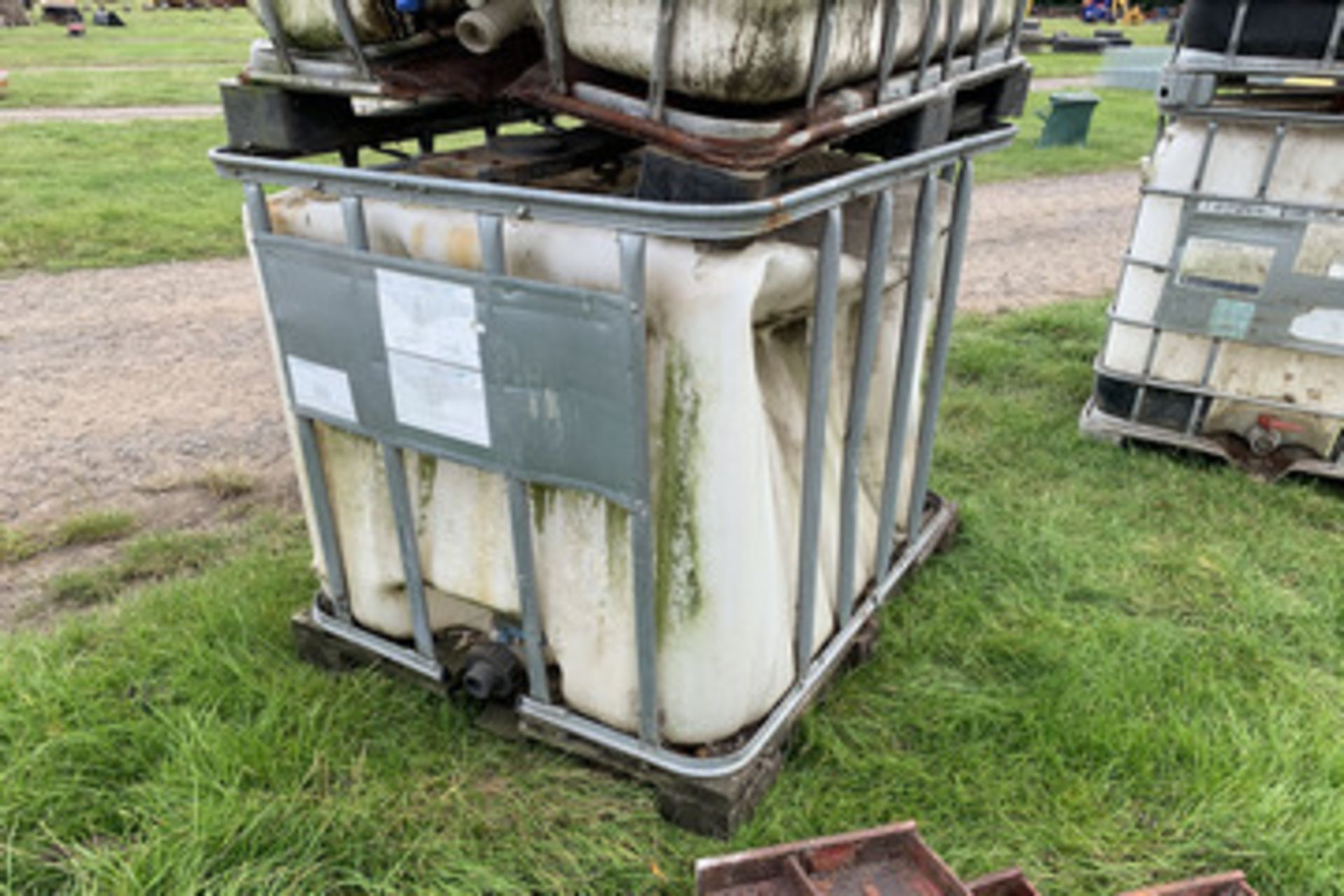 2 x 1000ltr IBCs - Image 3 of 3