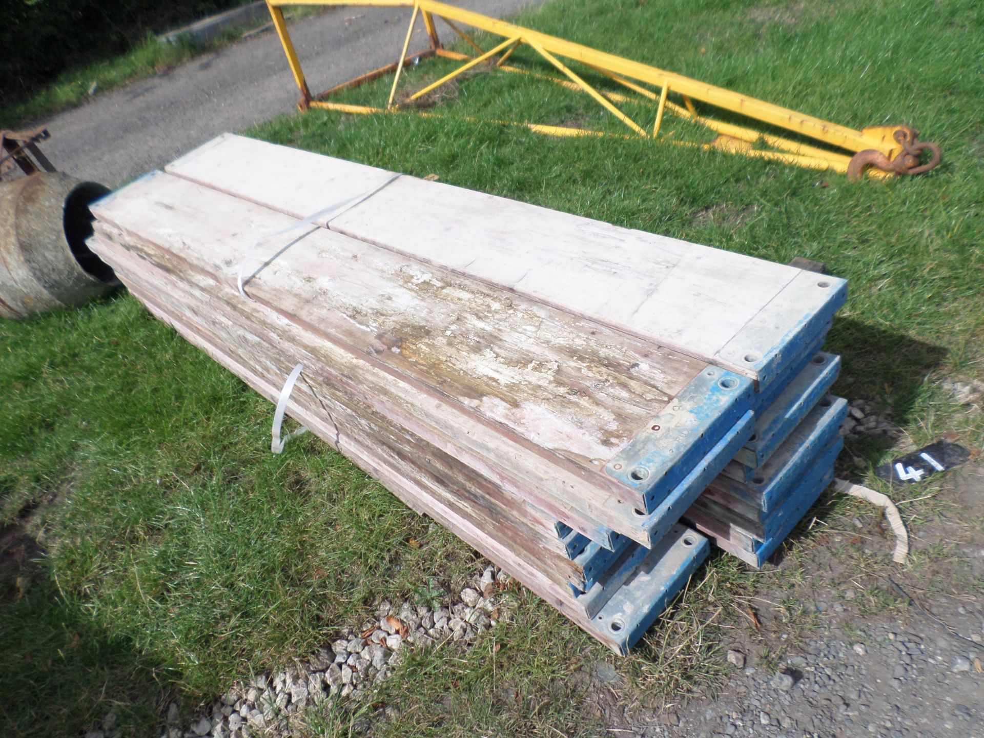 Assorted lengths of heavy duty scaffold planks