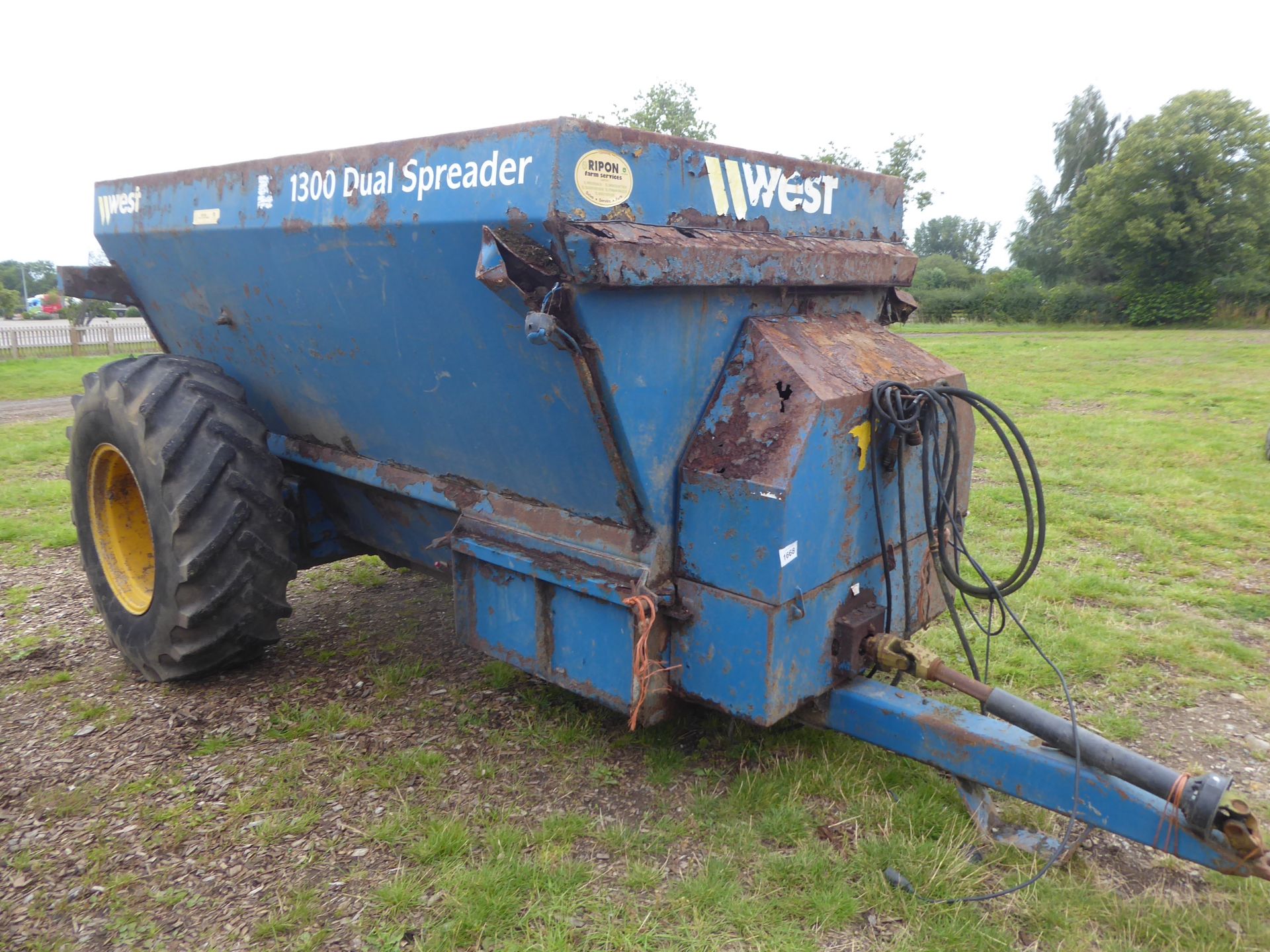 West dual spreader