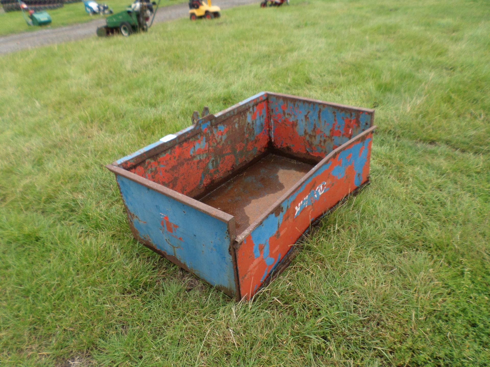 Back box for compact tractor 4'x2', structurally sound but paintwork very poor NO VAT