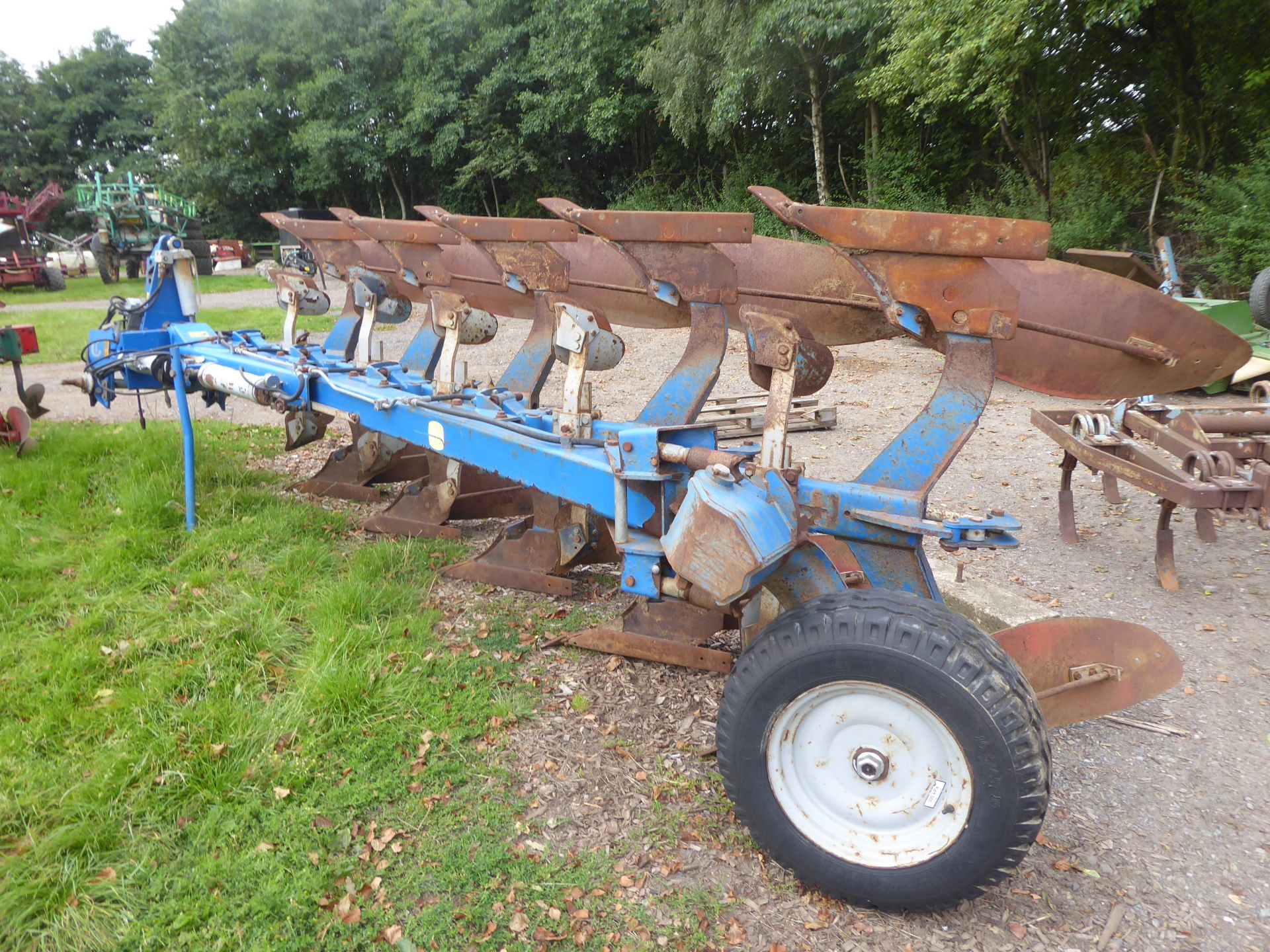 Overum 5F auto reset manual vari width plough, type 5975H, 2008 - Image 3 of 3