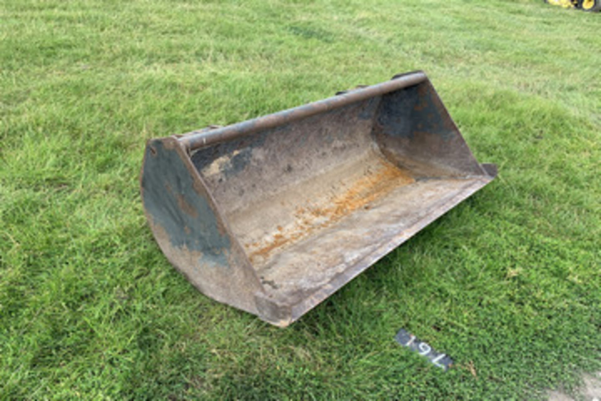 5ft bucket to Chilton & MX loader