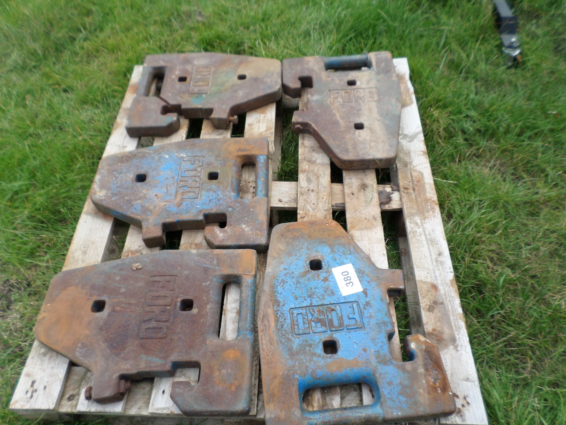 Ford tractor weights x 5 (one cracked)
