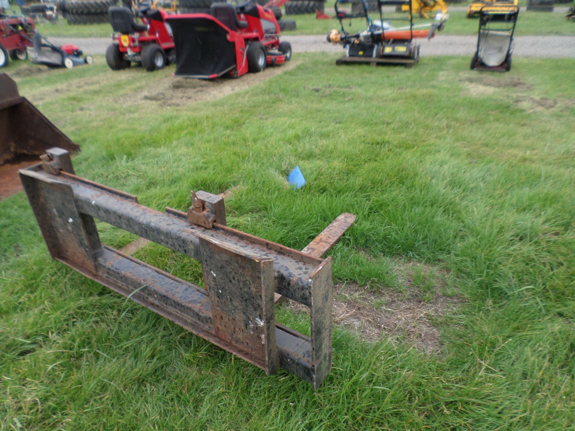 Pallet tines for skidsteer - Image 2 of 2