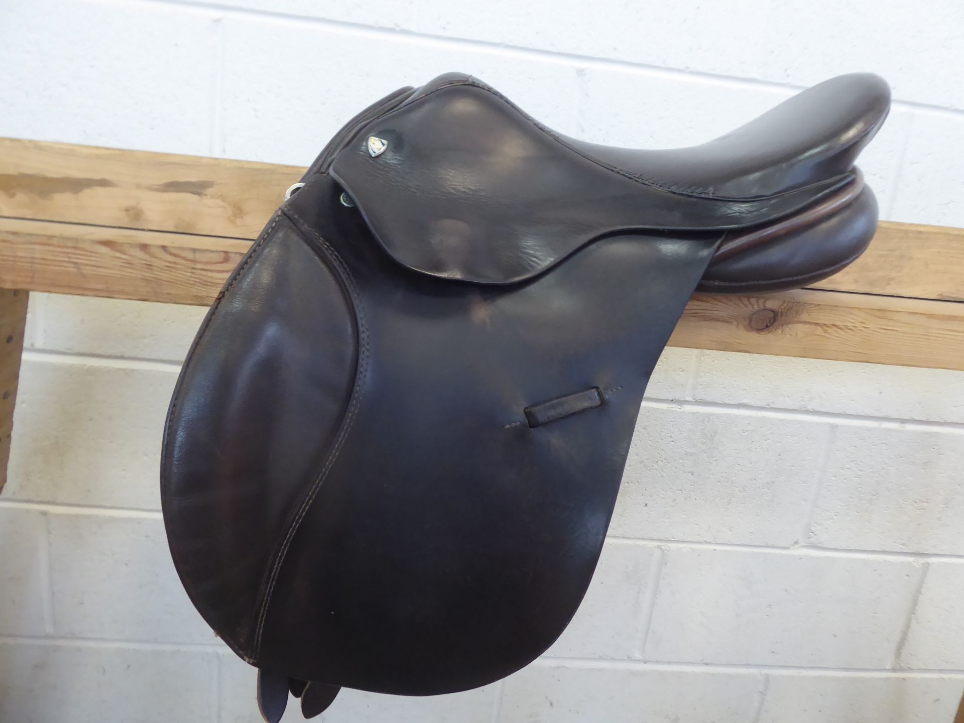 16" Charles Mountford saddle, 4 x 3" stitch repairs to seat seams, one coming apart. Small loose