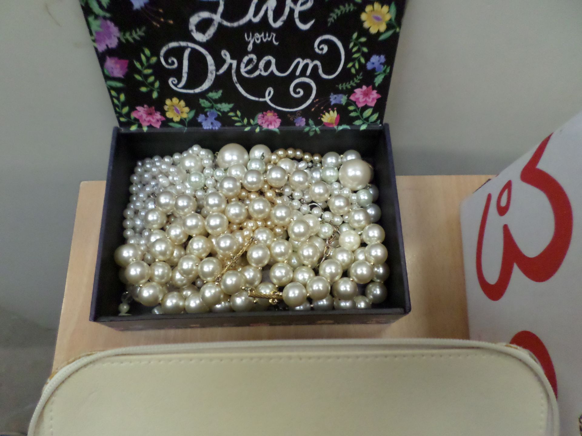 Quantity of assorted pearl necklaces, earrings and brooches including boxed Stella and Dot necklaces - Image 3 of 4