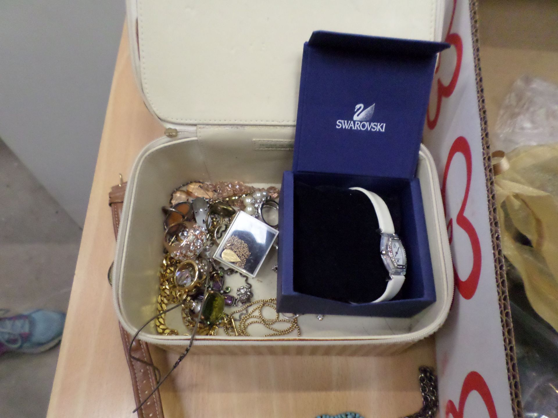 Quantity of assorted pearl necklaces, earrings and brooches including boxed Stella and Dot necklaces - Image 4 of 4