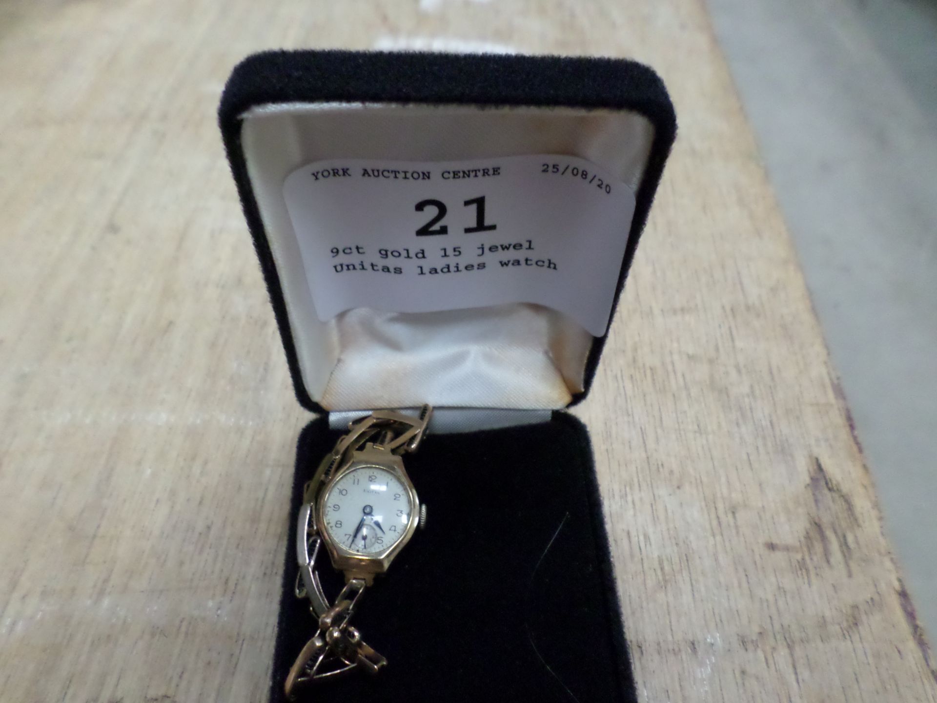 9ct gold 15 jewel Unitas ladies watch