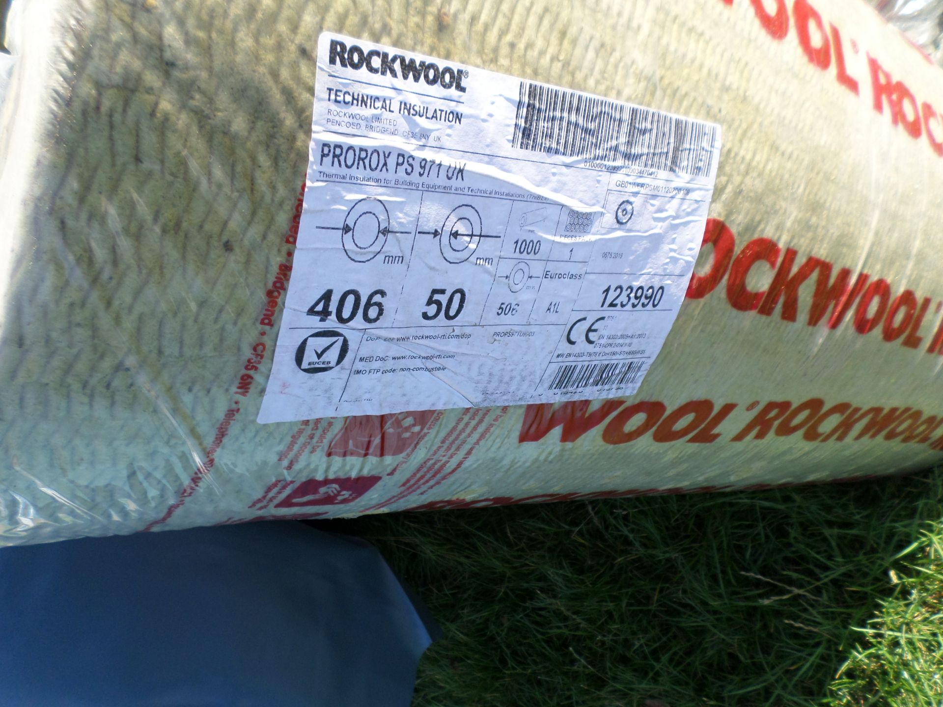 12 rolls of insulation NO VAT - Image 2 of 2