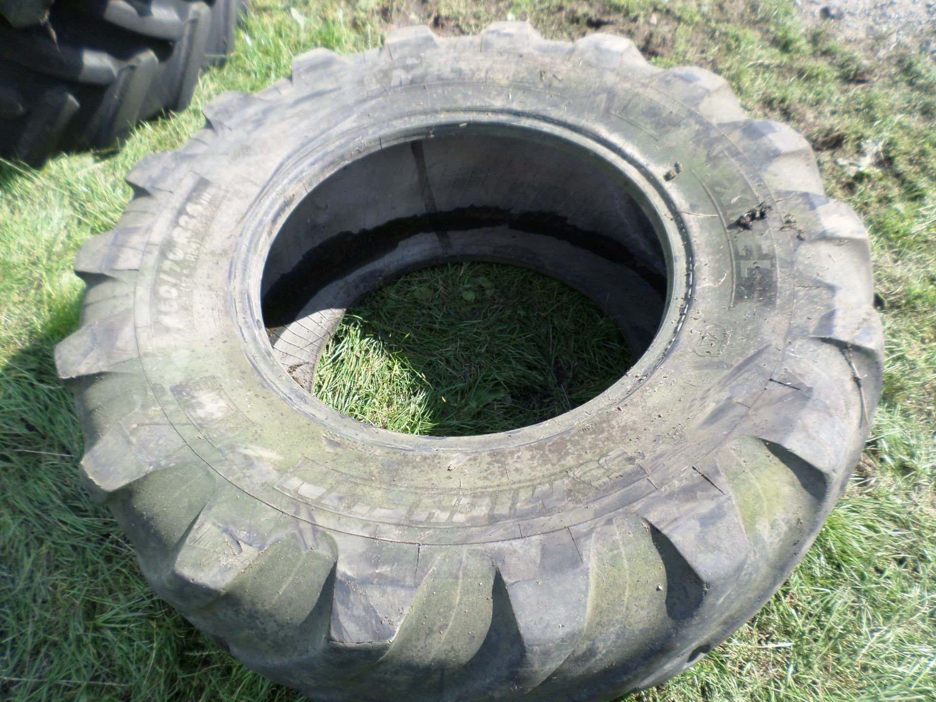 1 teleporter tyres 17.5/24 NO VAT - Image 2 of 2