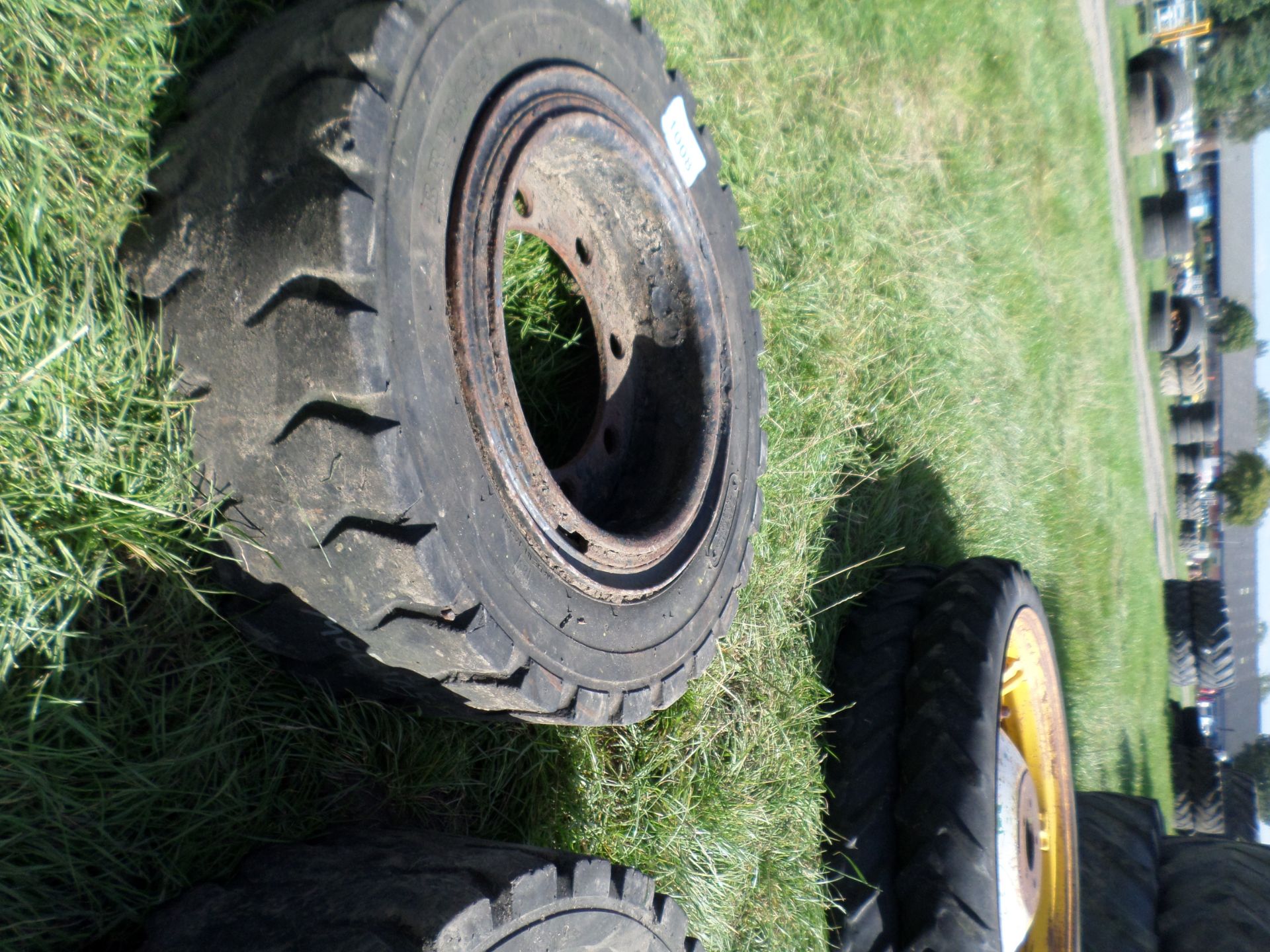 2 8-stud forklift wheels 28/9/15 - Image 2 of 2