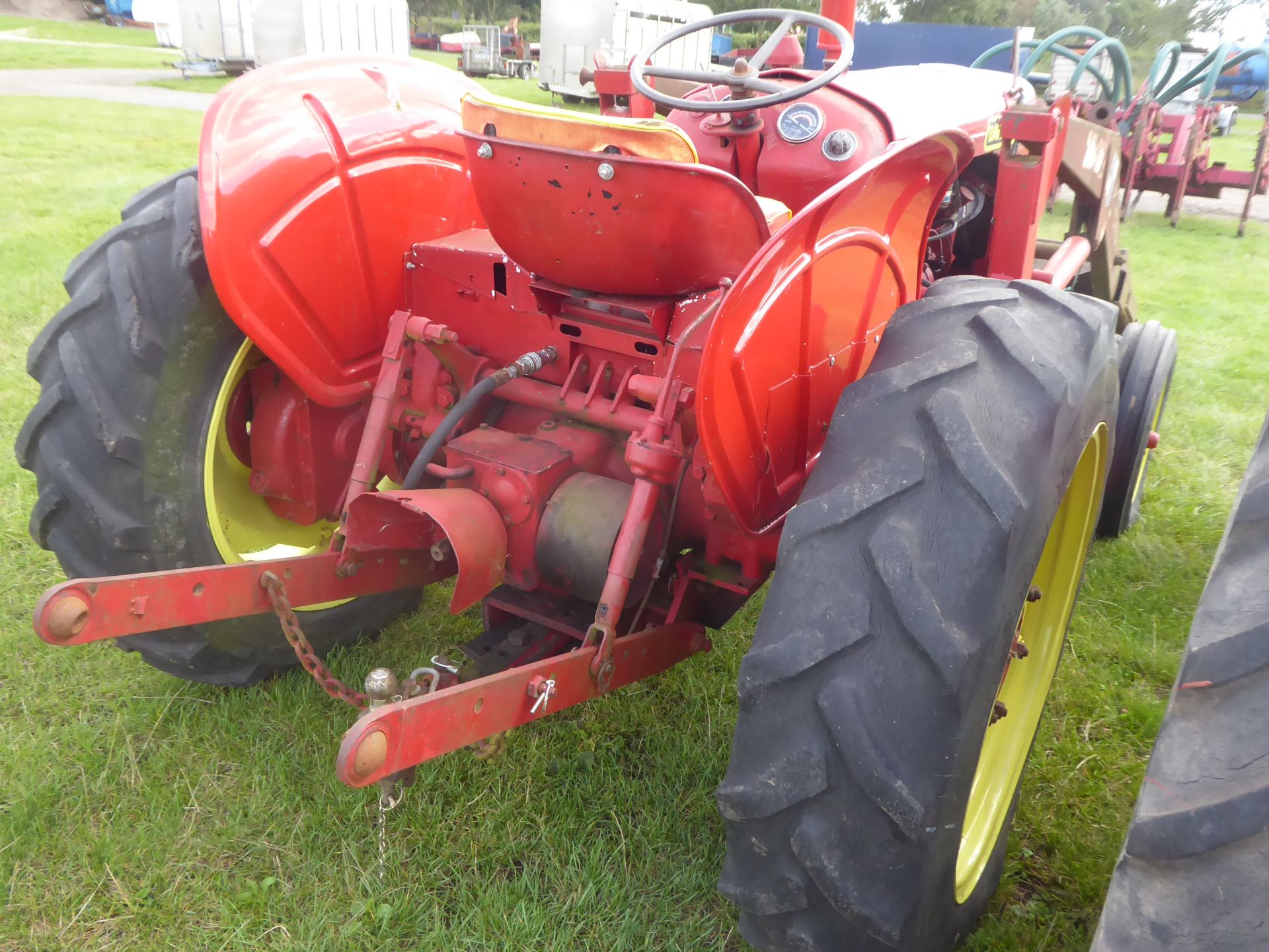 1961 David Brown 880 Implematic tractor with loader, tines and bucket, gwo NO VAT - Image 4 of 5