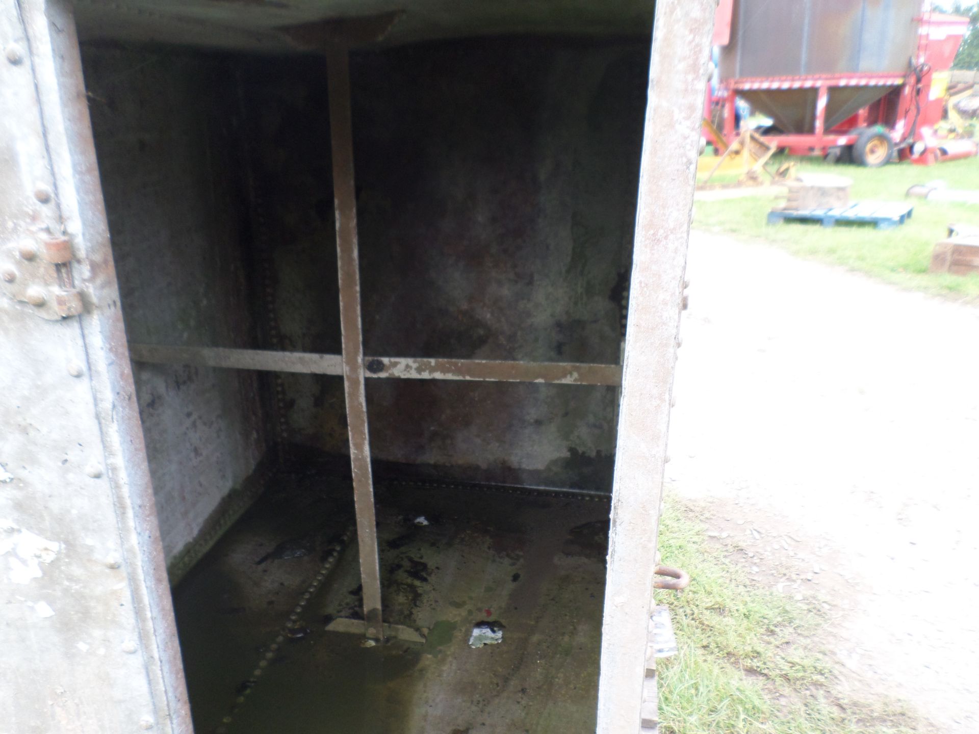 Large vintage water tank - Image 2 of 3