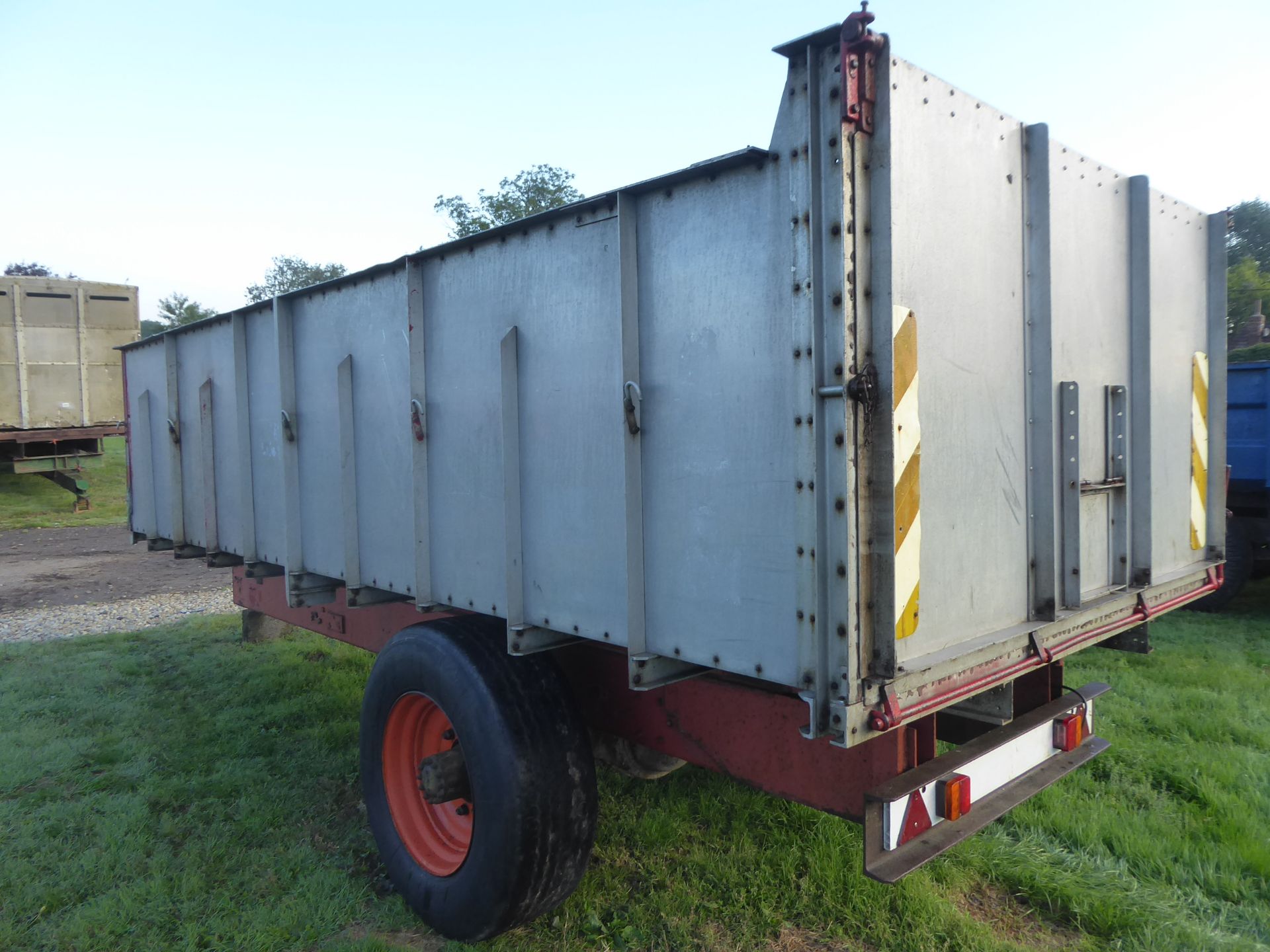 10T alloy tipping trailer - Image 3 of 3