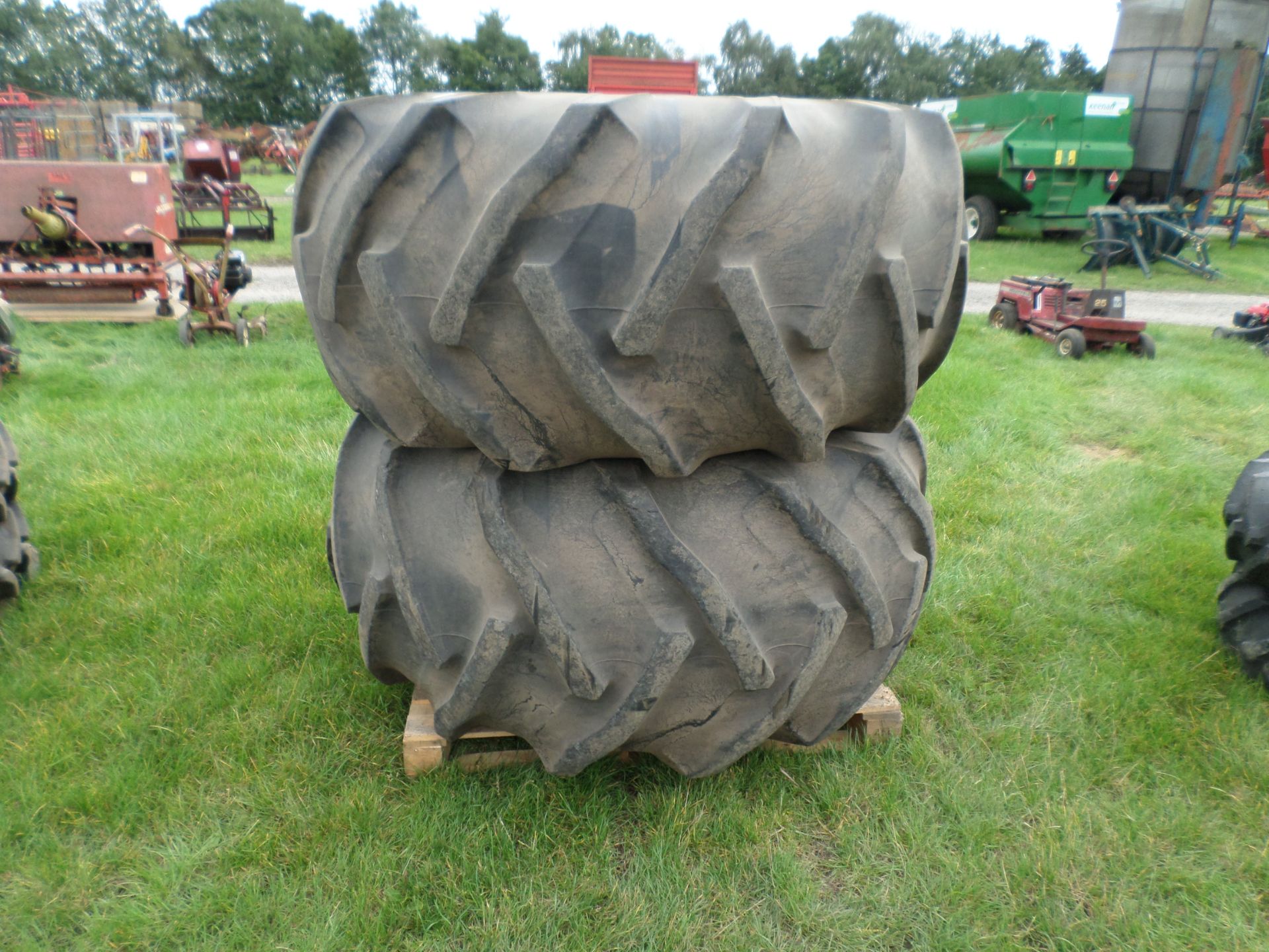 2 Massey Ferguson flotation wheels/tyres 28/26 NO VAT