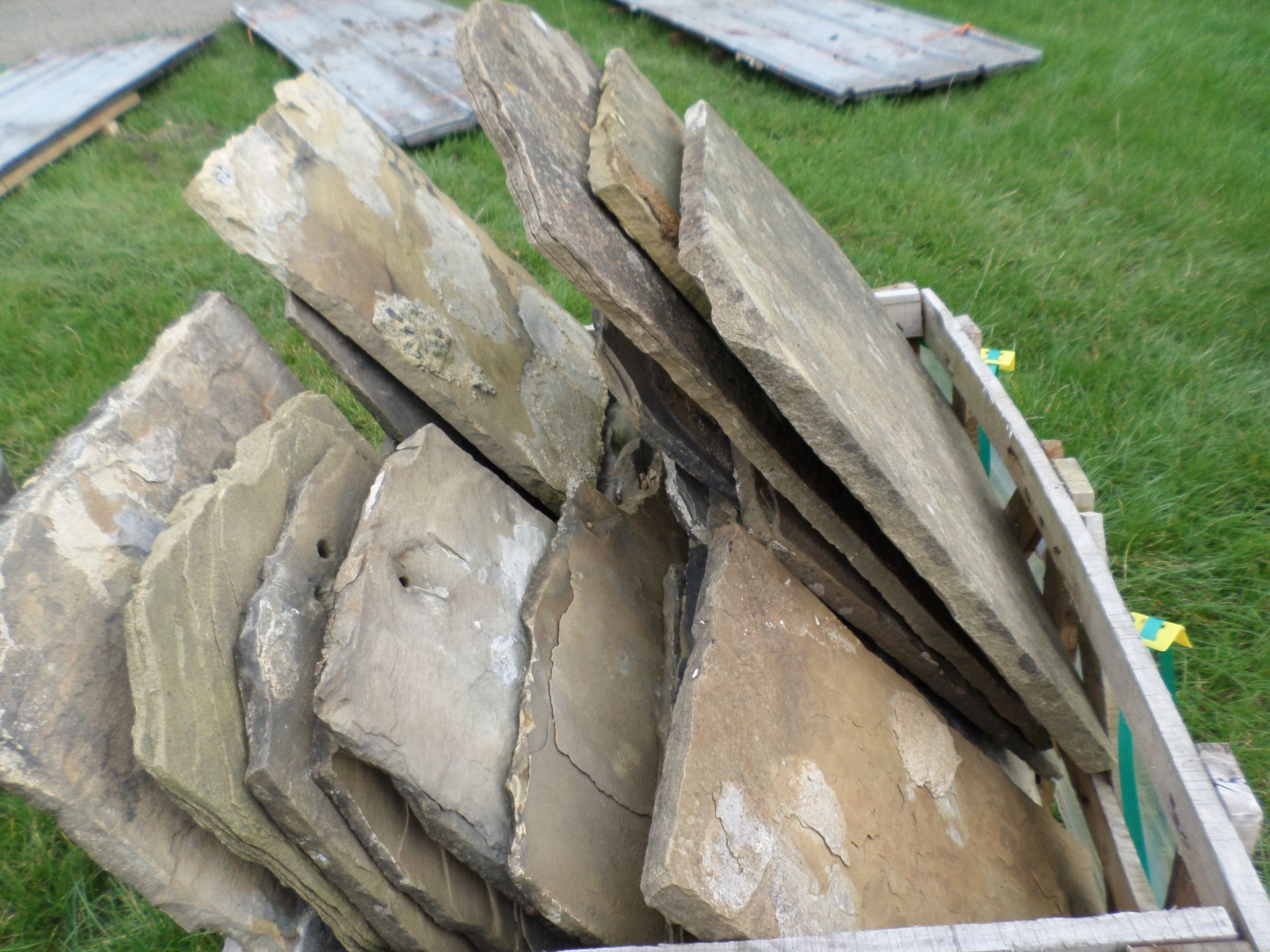 Crate of Yorkshire stone roof slates NO VAT - Image 2 of 2