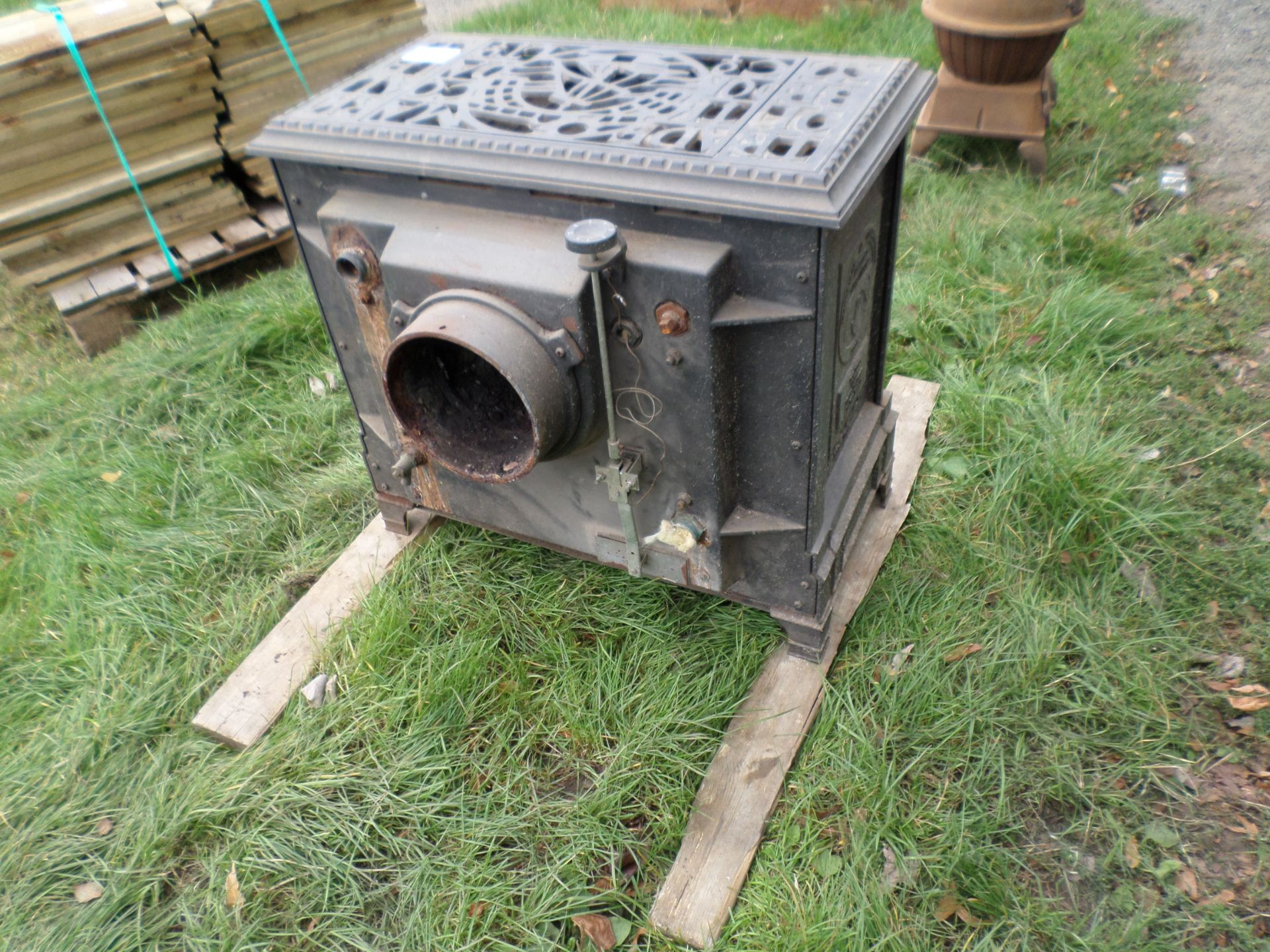 Coalbrookdale Darby multifuel stove with back boiler NO VAT - Image 3 of 3