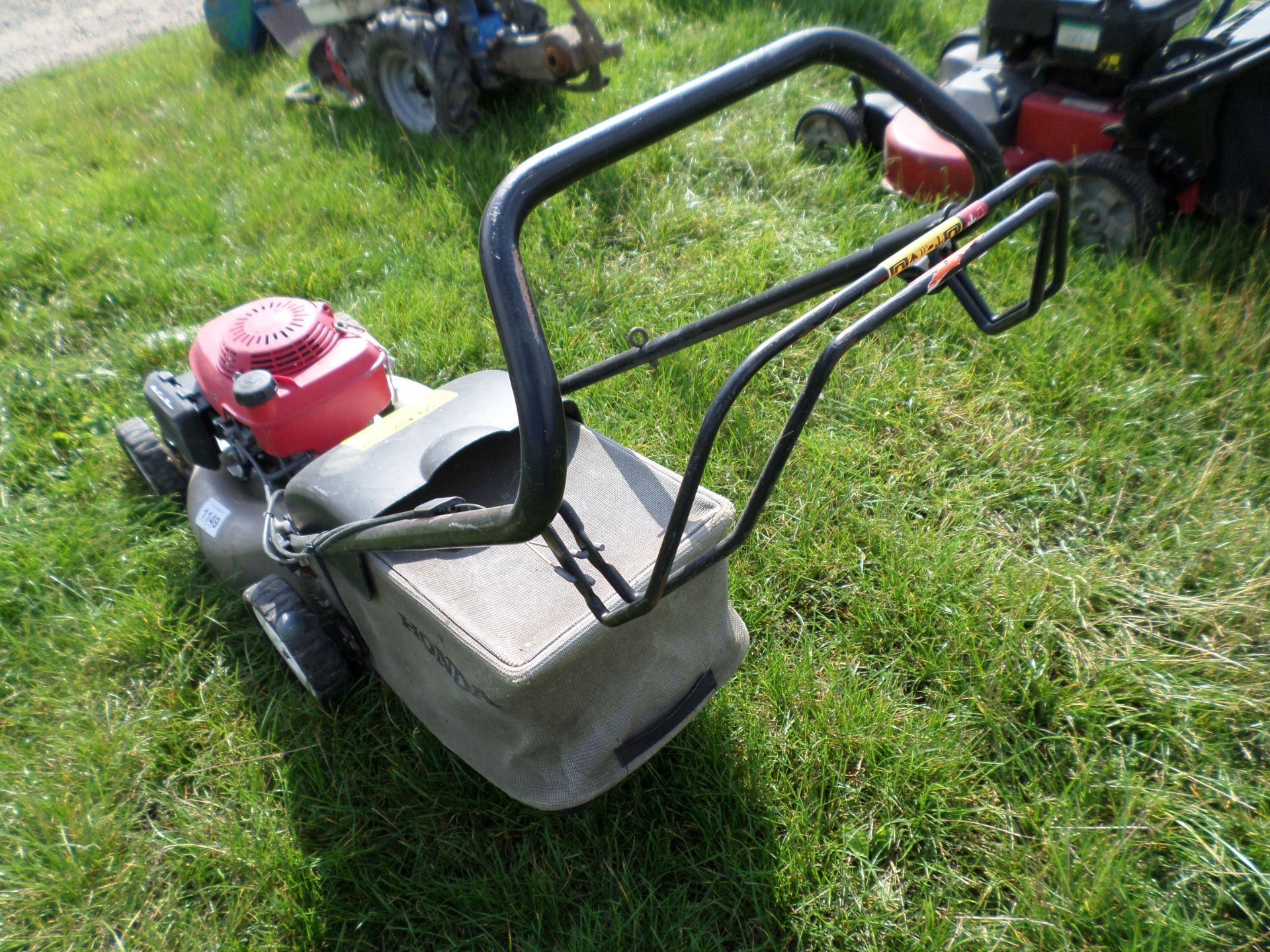 Honda Izy mower, in need of repair - Image 2 of 2