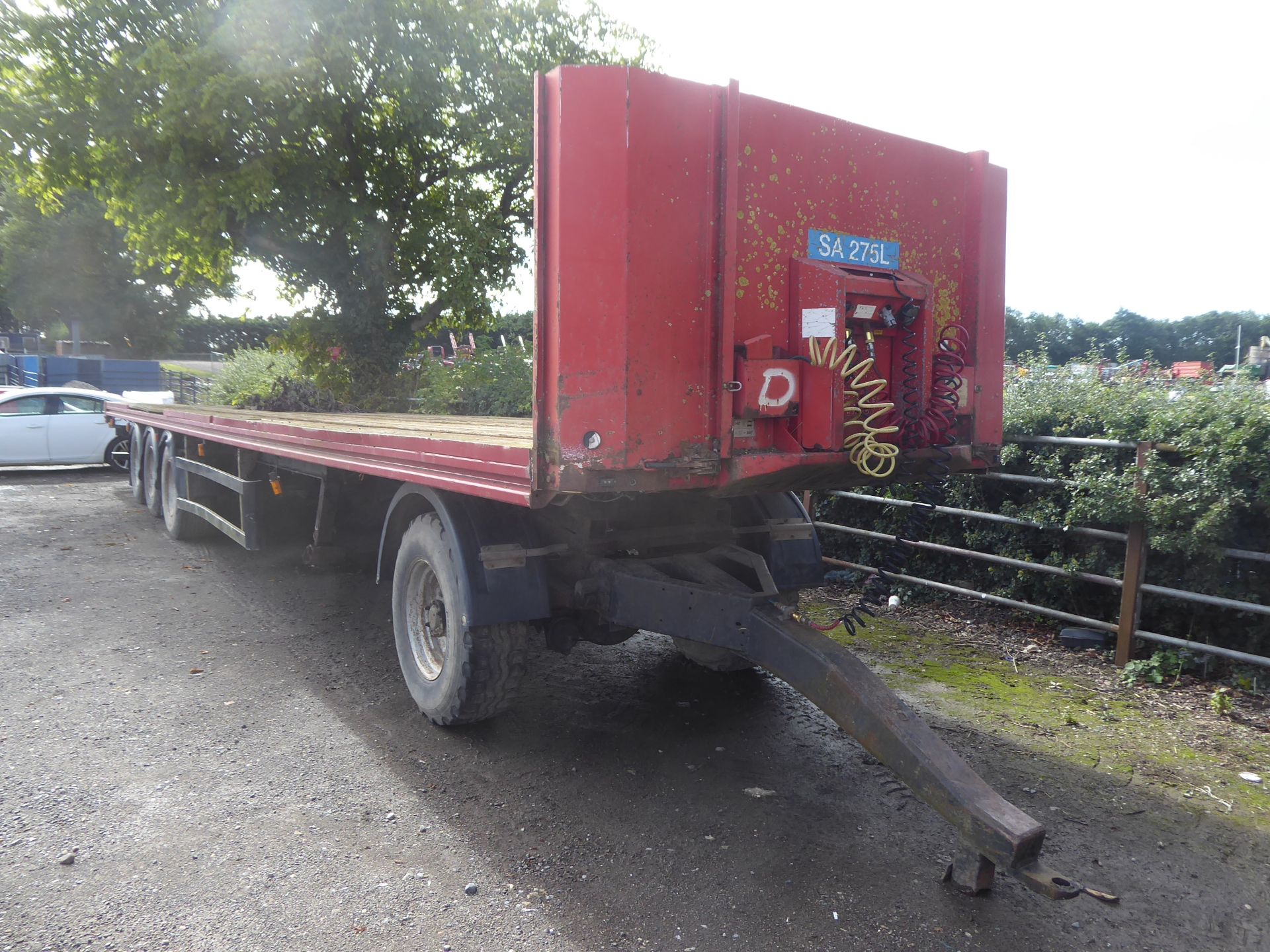 Artic trailer c/w dolly, 45ft. Good chassis, tyres and floor. Lights and brakes work. Good tidy