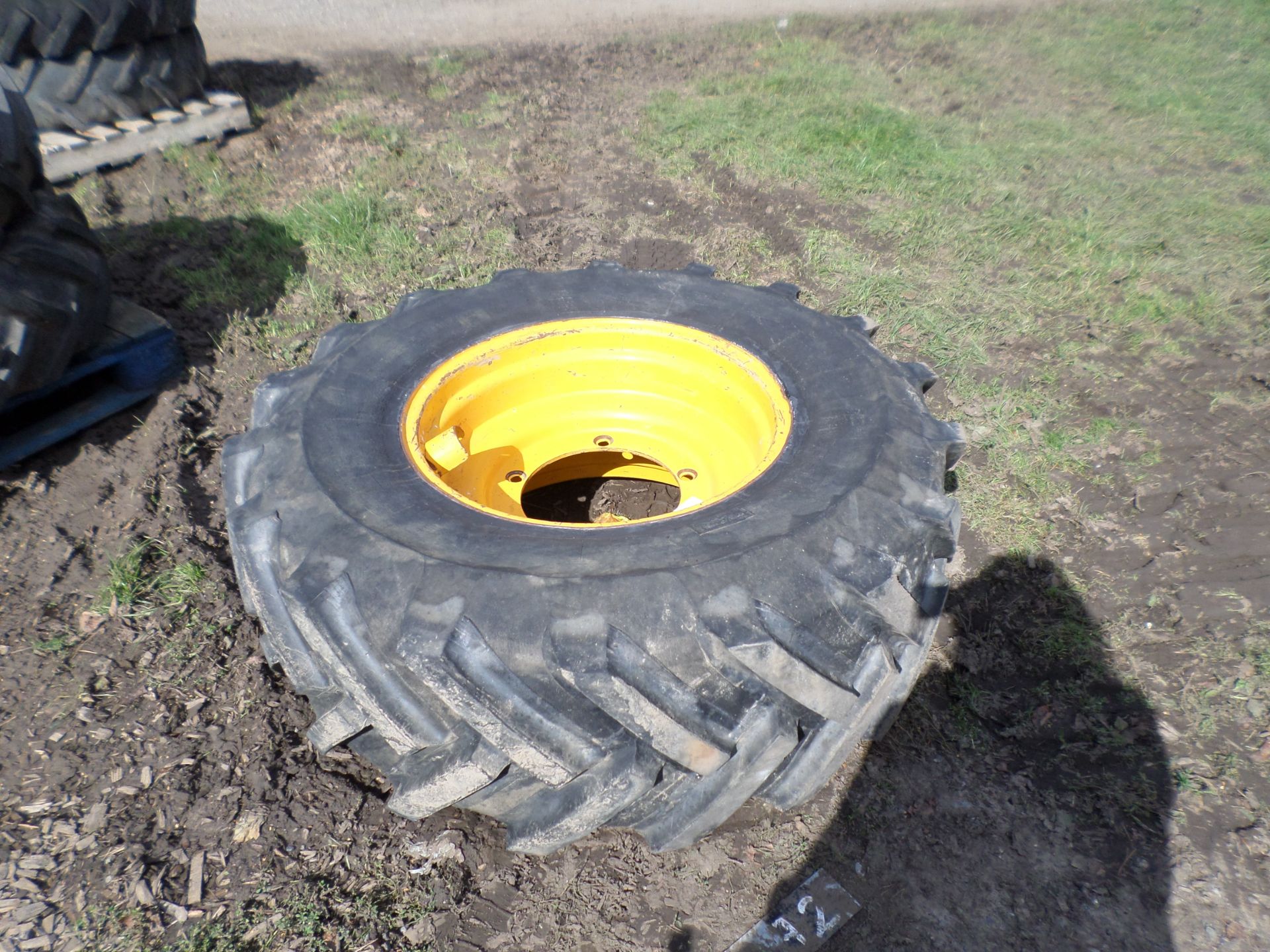 Wheel/tyre for JCB Loadall