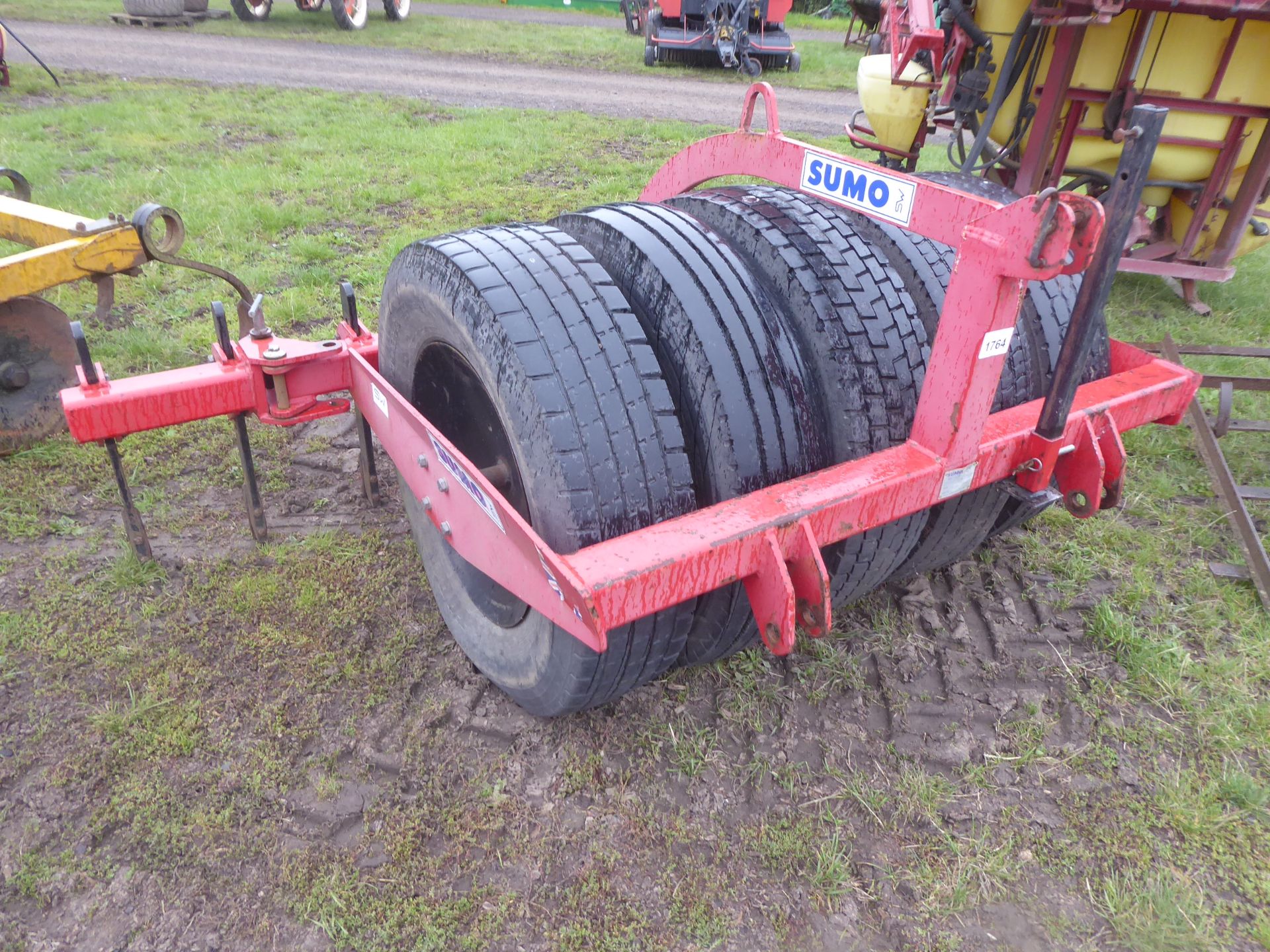 Sumo tyre press, NO VAT