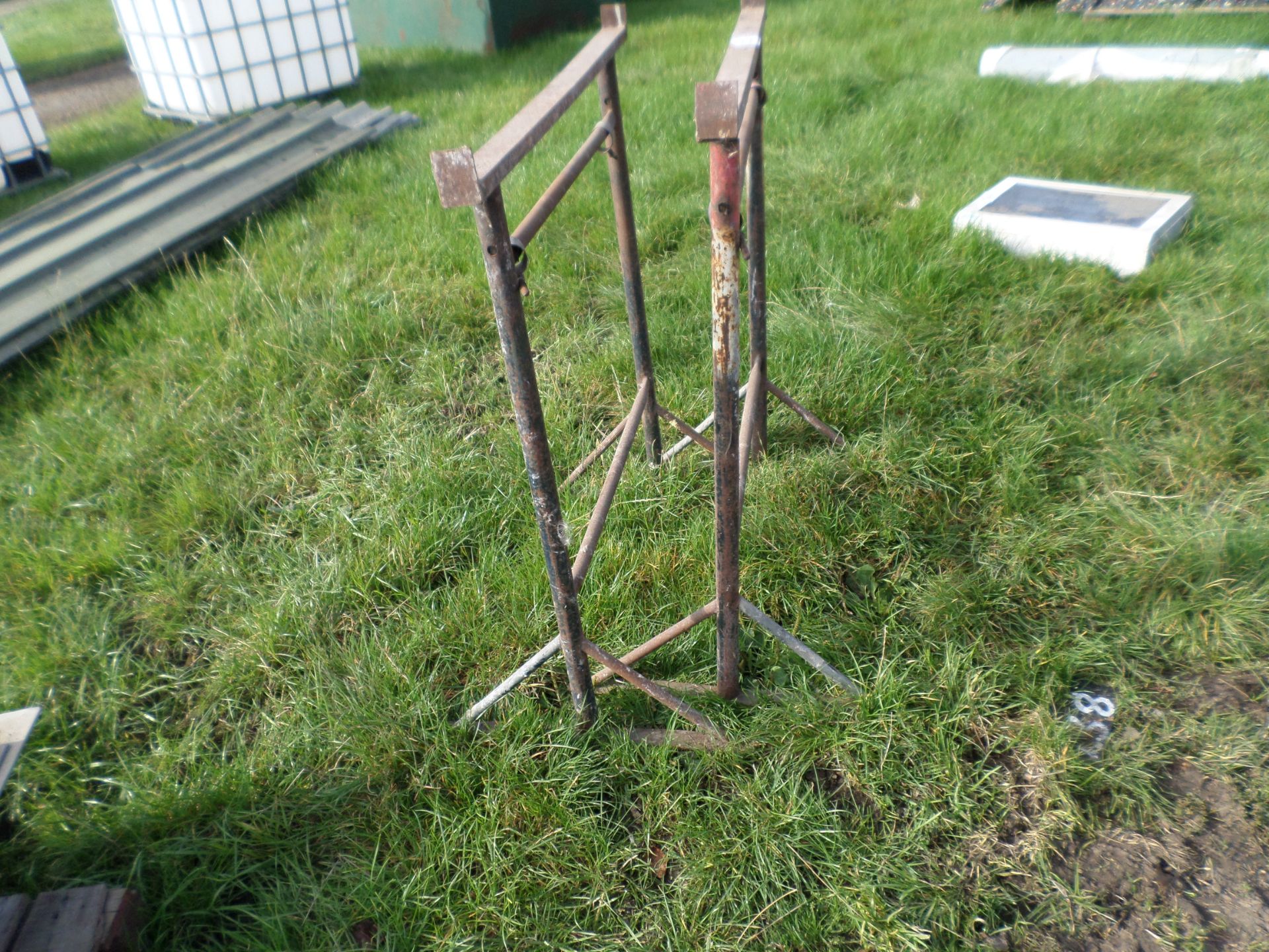 2 builders trestles - Image 2 of 2