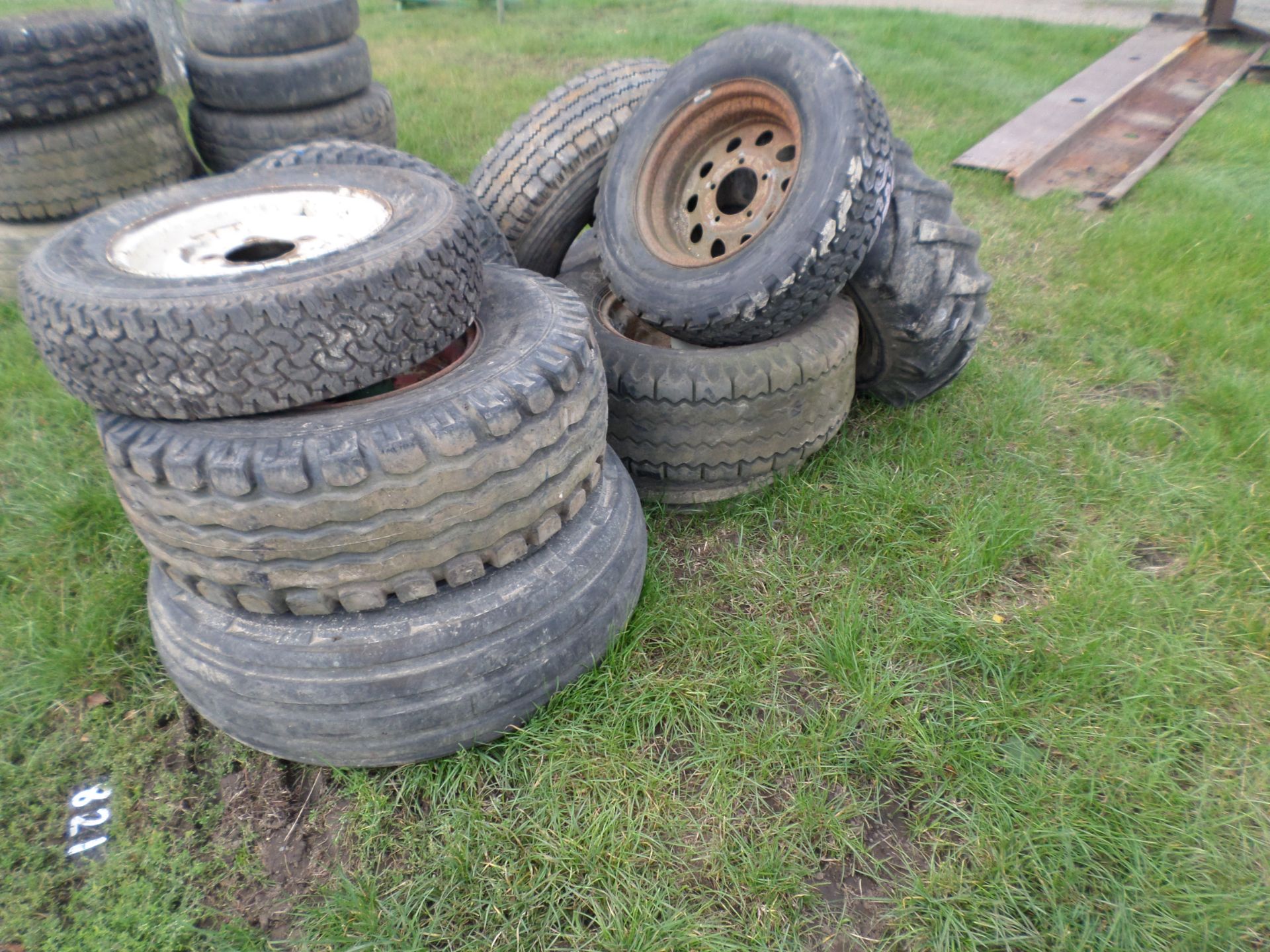 Qty of trailer wheels & tyres - Image 2 of 2