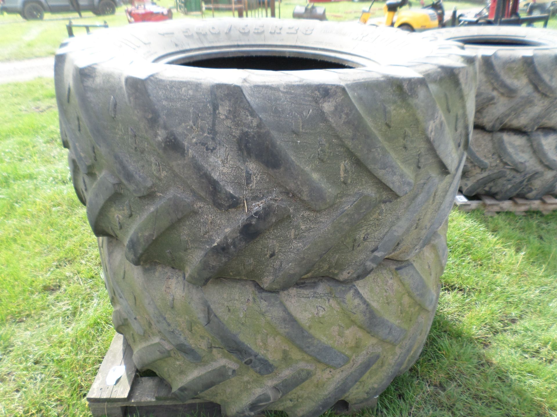 2 Kleber tyres 540/65/28