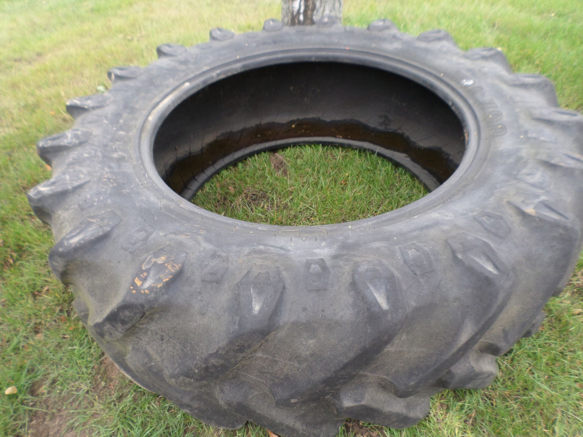 single rear tractor tyres Single rear tractor tyres tyres