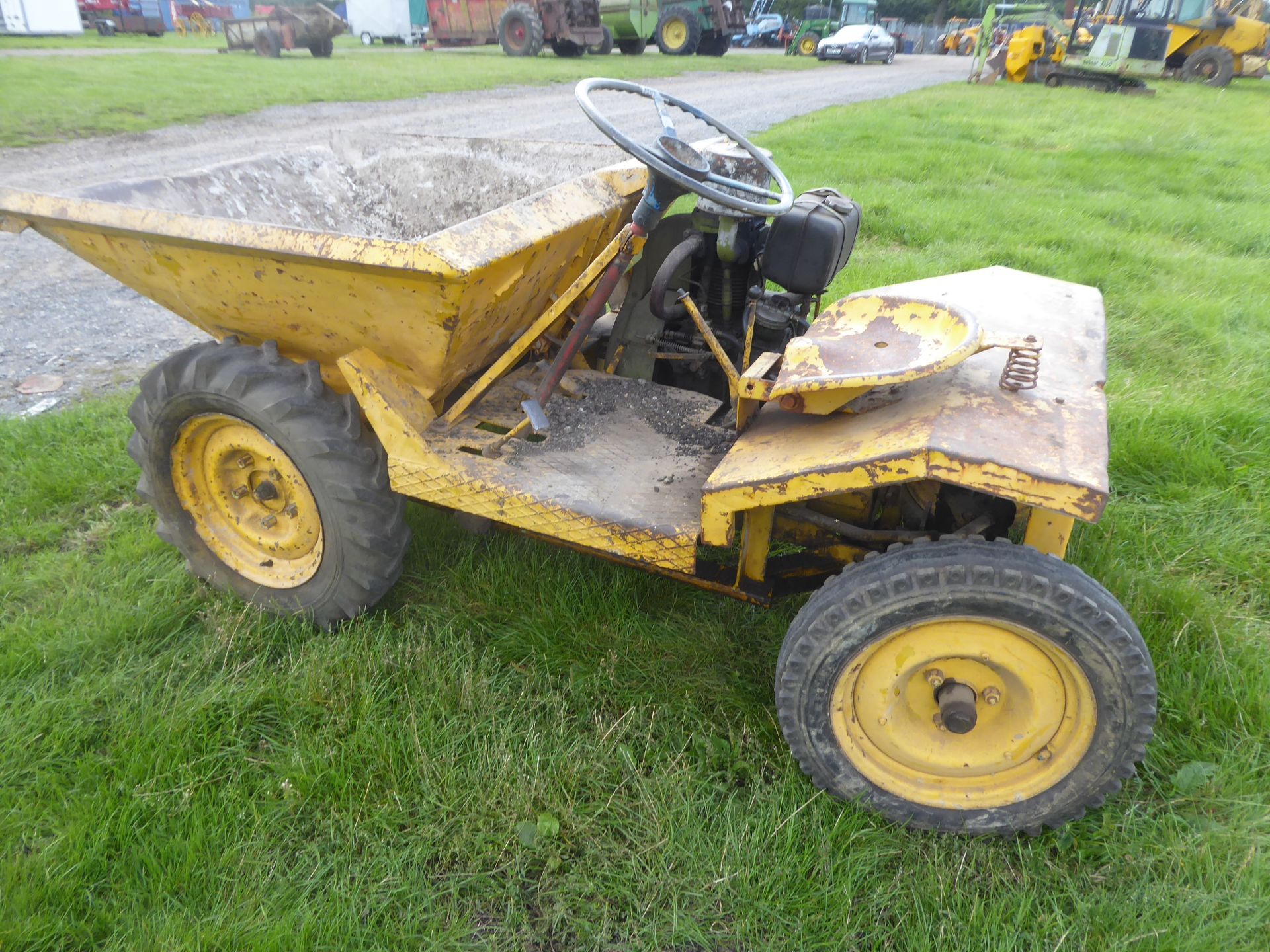 Thwaites 1T dumper, runs and drives NO VAT, starting handle in office - Image 2 of 3