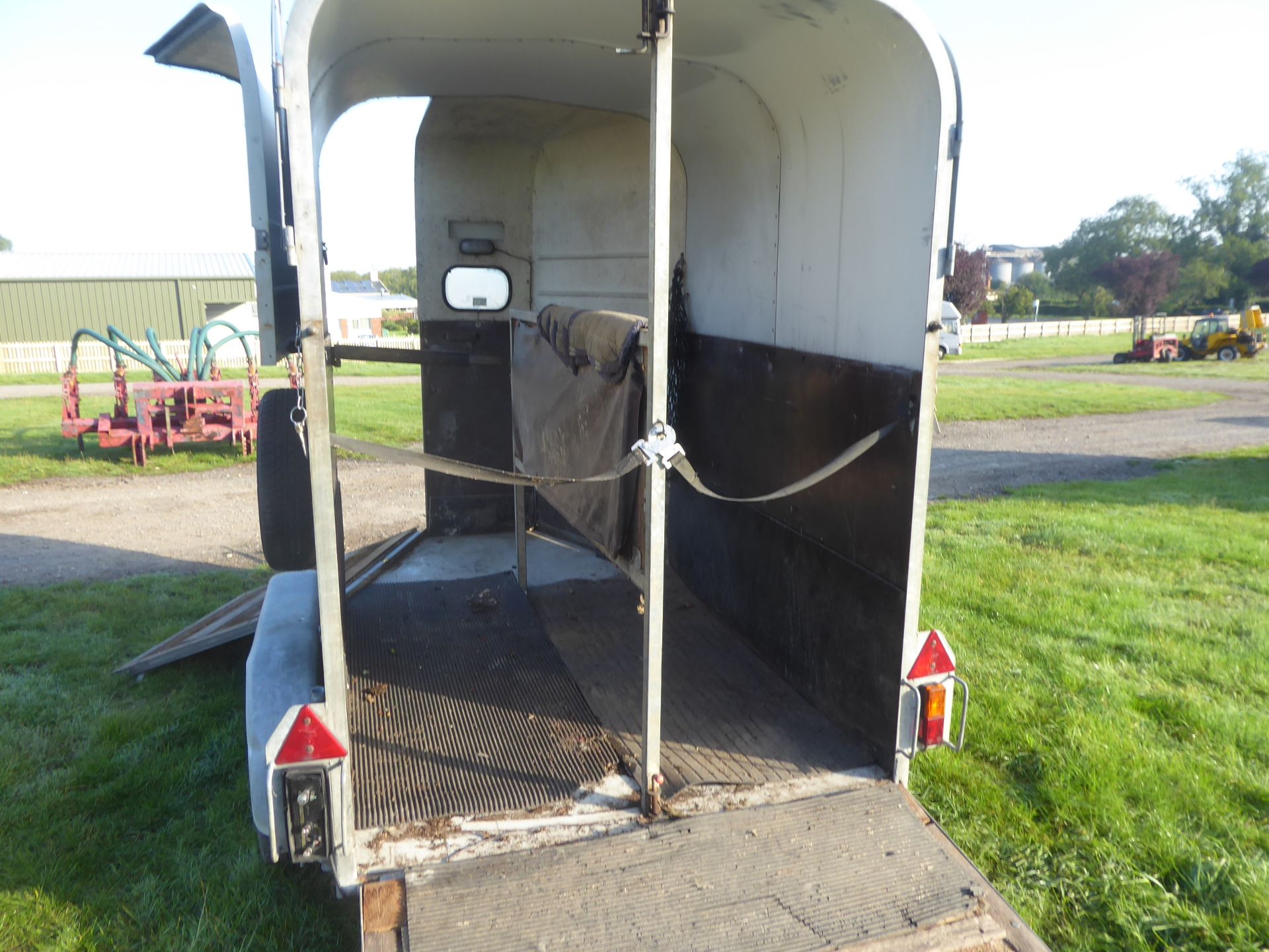 Horse box NO VAT - Image 3 of 3