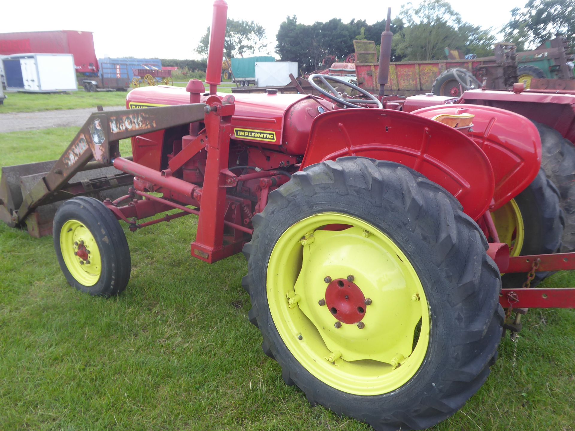 1961 David Brown 880 Implematic tractor with loader, tines and bucket, gwo NO VAT - Image 3 of 5