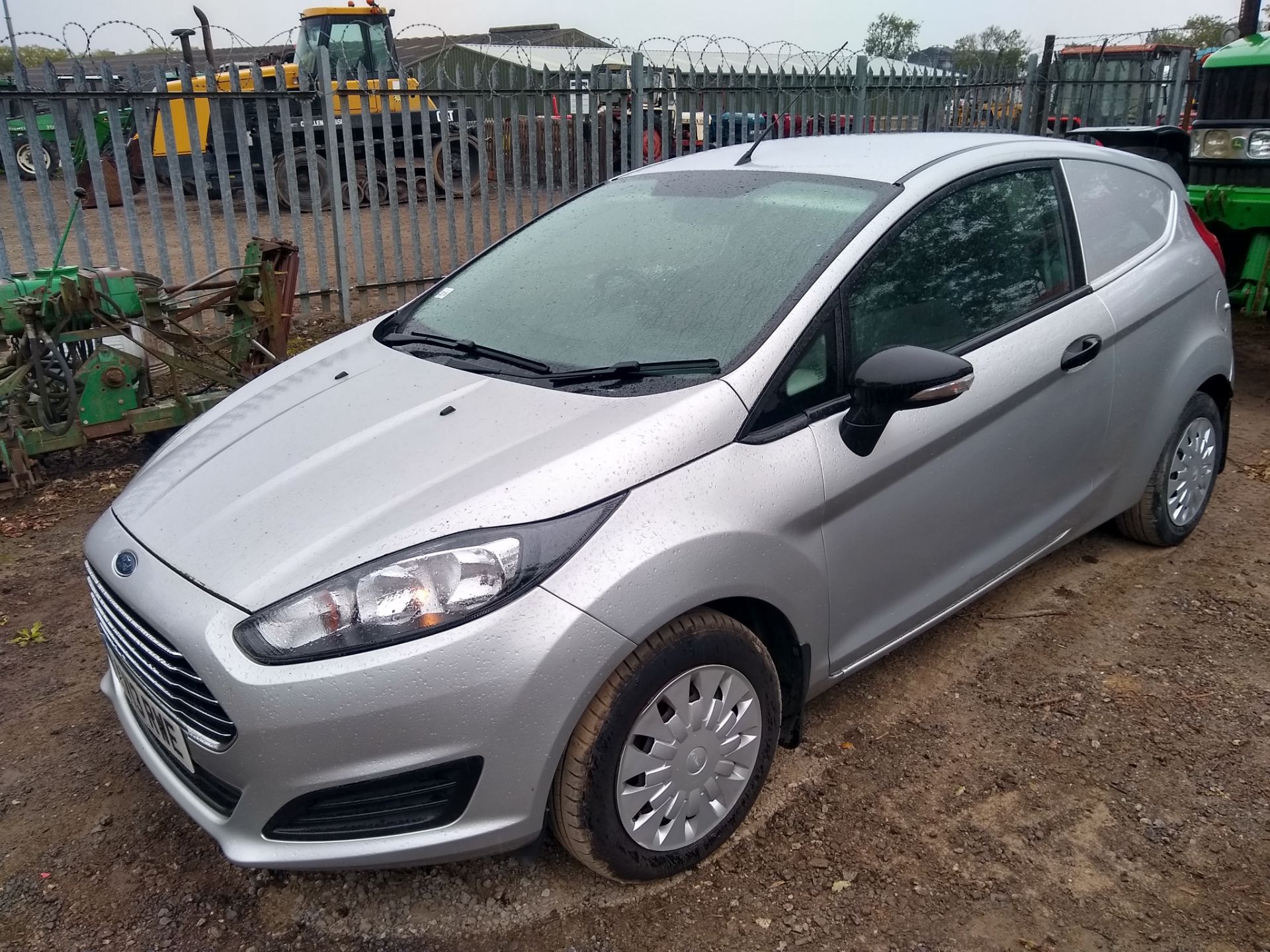 2013 Ford Fiesta 1.6 TDCi Van. AV13RWE 2013 Ford Fiesta Econectic Tech TDCi, 1.6 diesel, Euro 5, 2 - Image 5 of 8