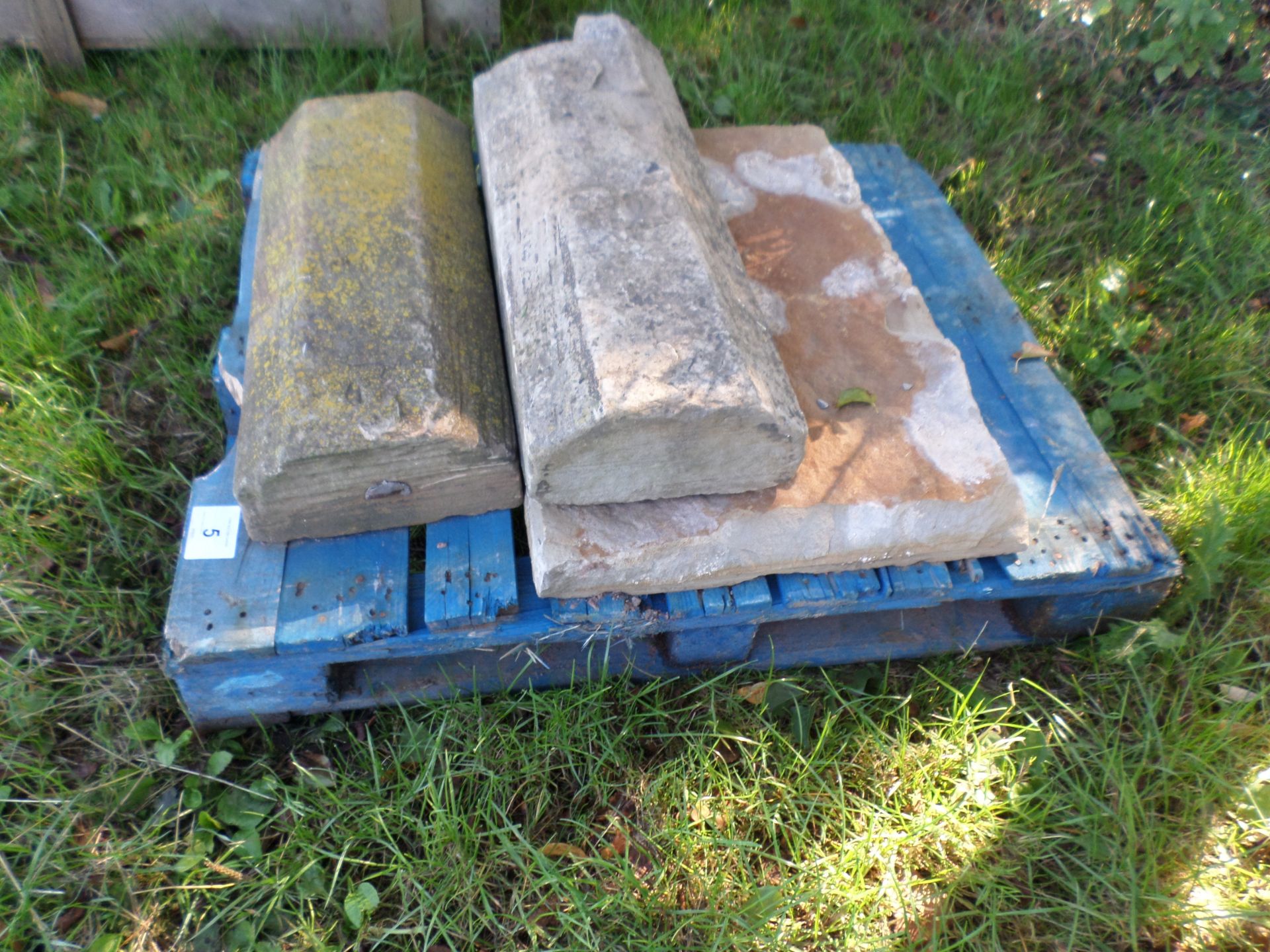 Pallet of building stone - Image 2 of 2