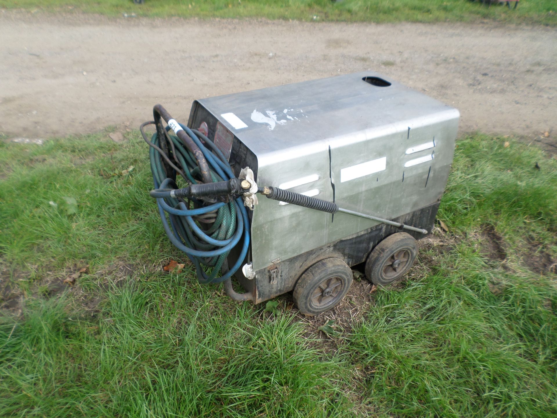 Steam cleaner, diesel, hot and cold. Stainless body, on 4 wheels, single phase - Image 2 of 5