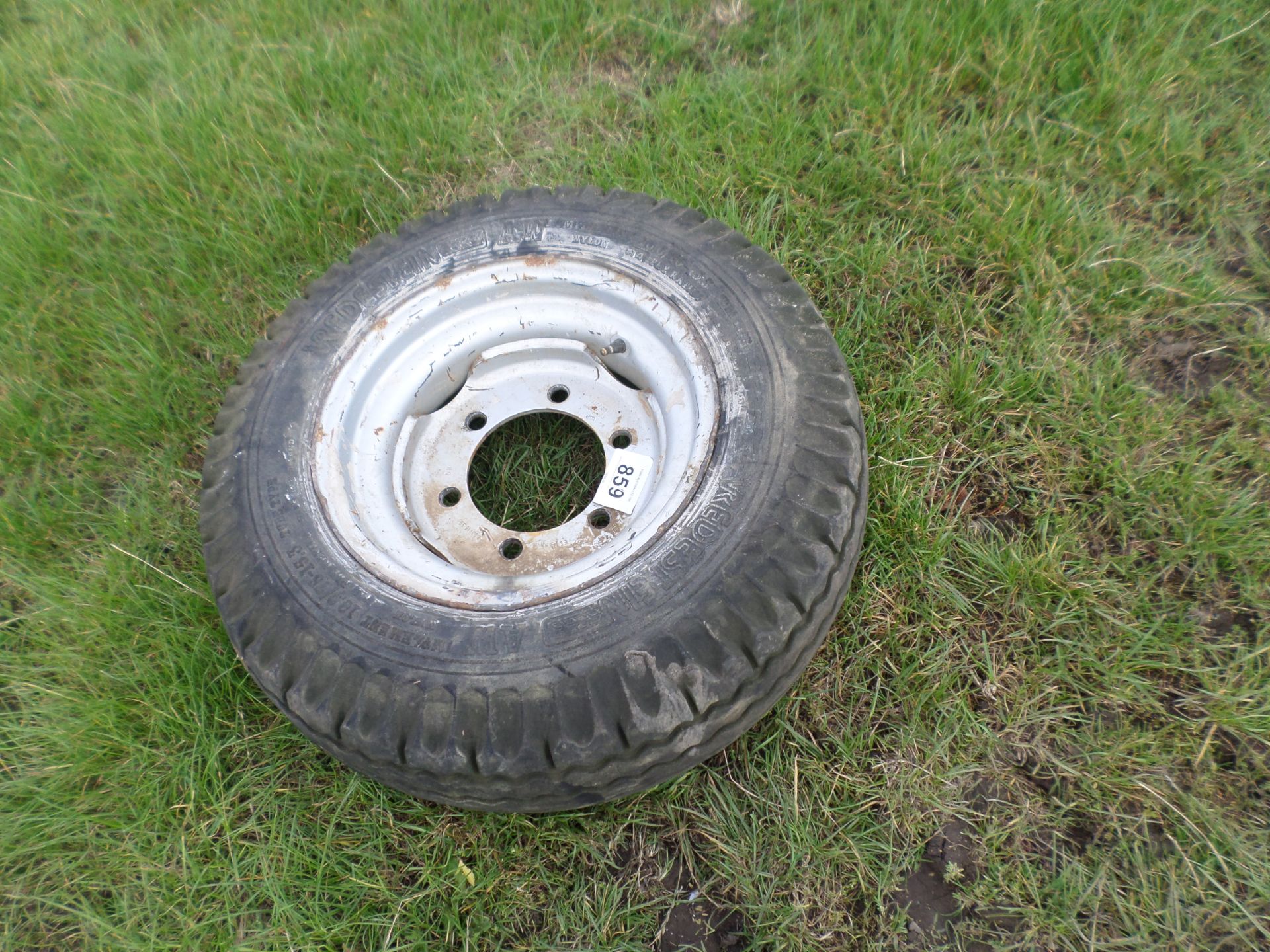 10/75/15.3 tyre with 6-stud rim
