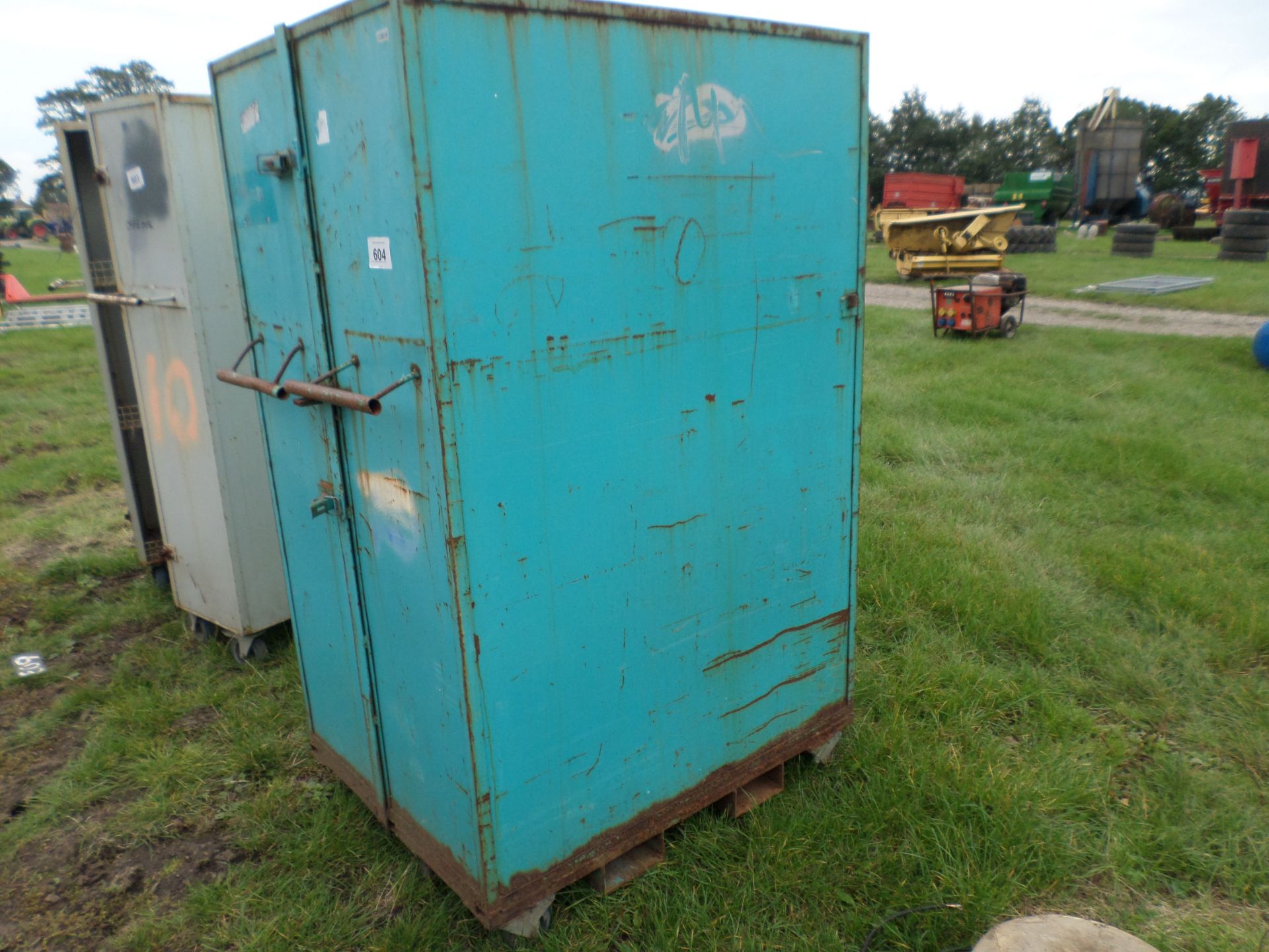 Large site toolbox locker on castors NO VAT - Image 2 of 2