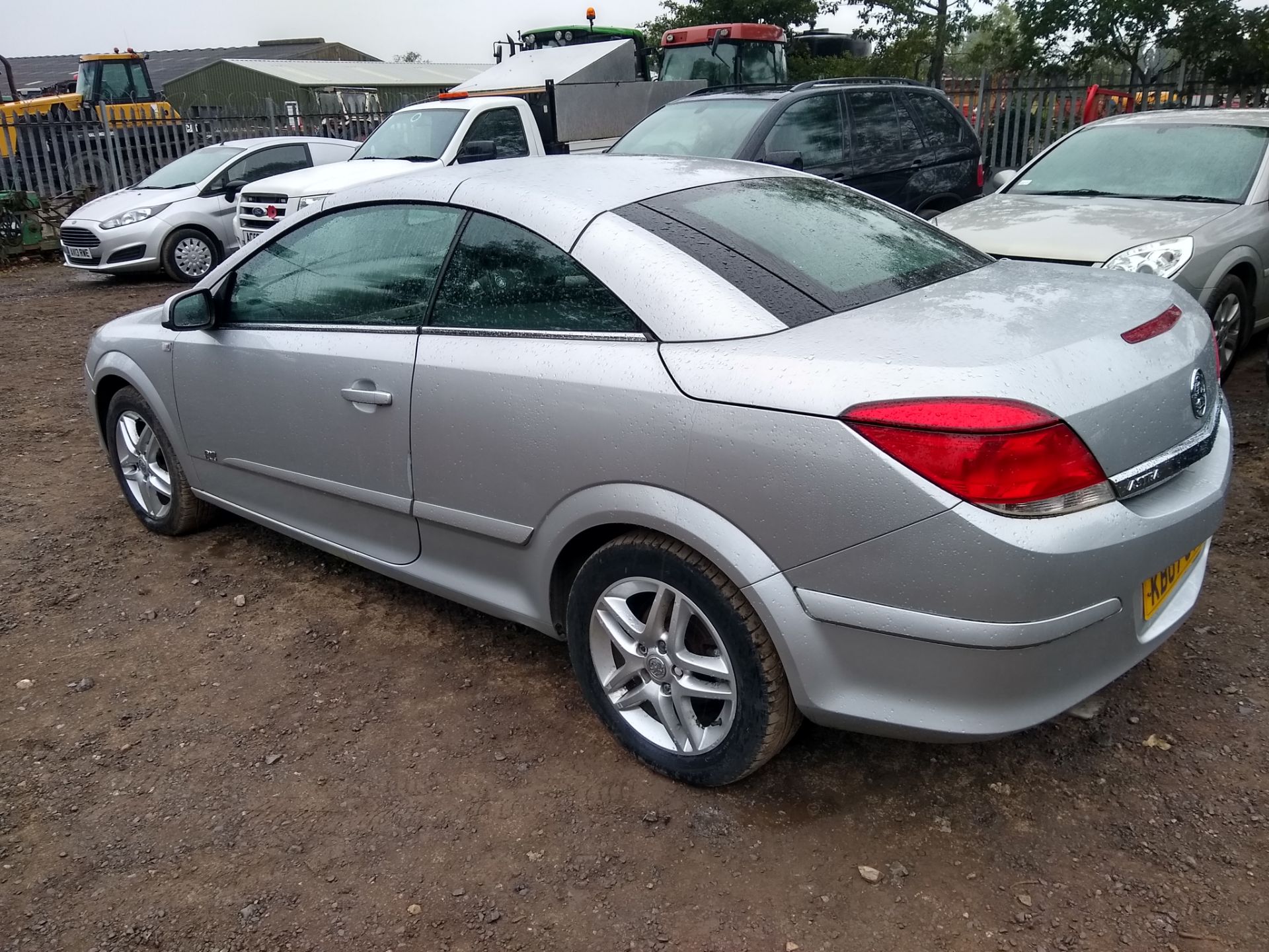 2007 Vauxhall Astra Convertible KB07CYZ 2007 Vauxhall Astra 1.8 Twin Top Convertible, MOT EXP - 00's - Image 8 of 10