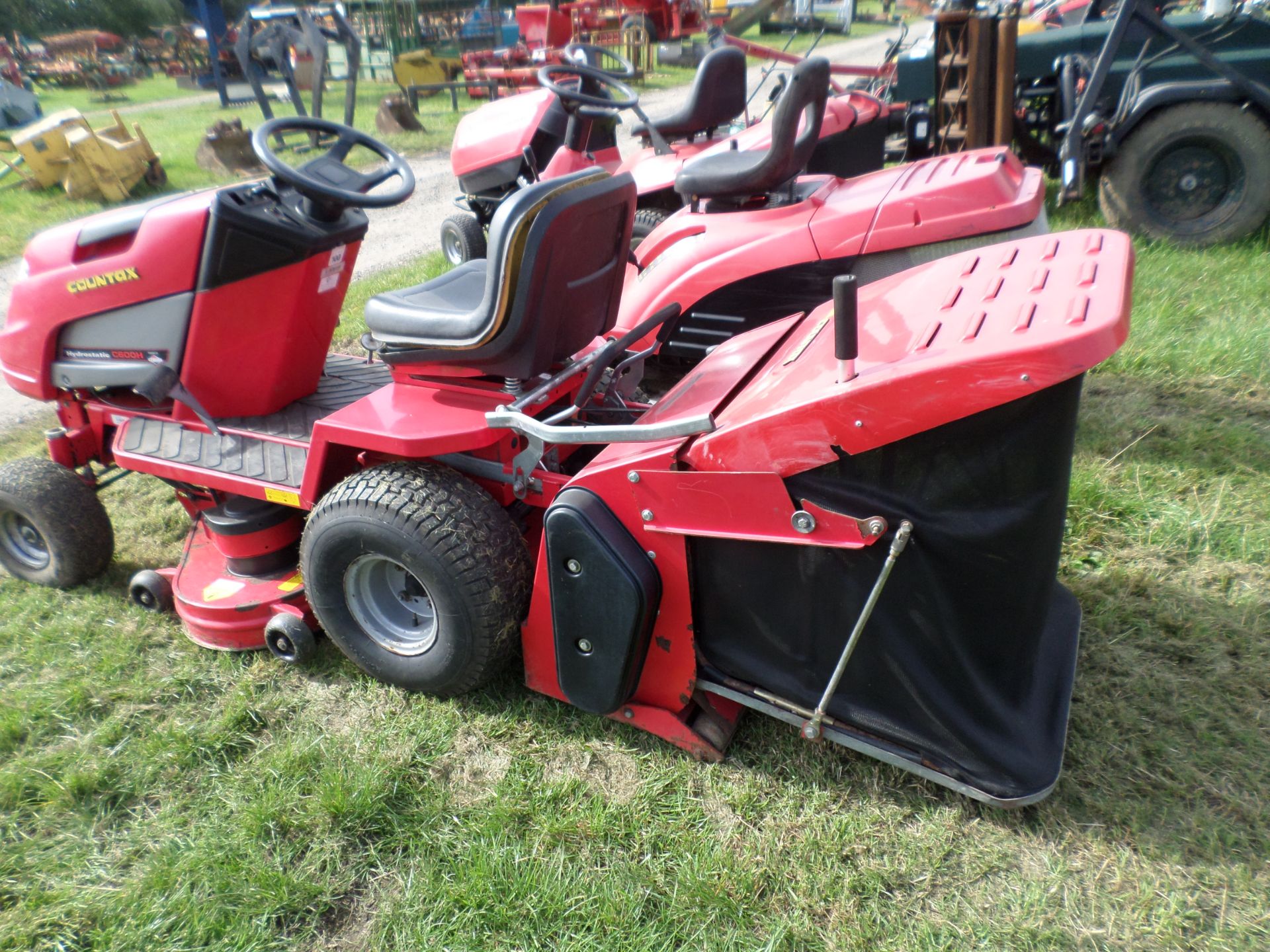 Countax C600H ride on mower, hydrostatic drive, 16HP twin cylinder engine, 38" cut c/w sweeper - Image 2 of 2