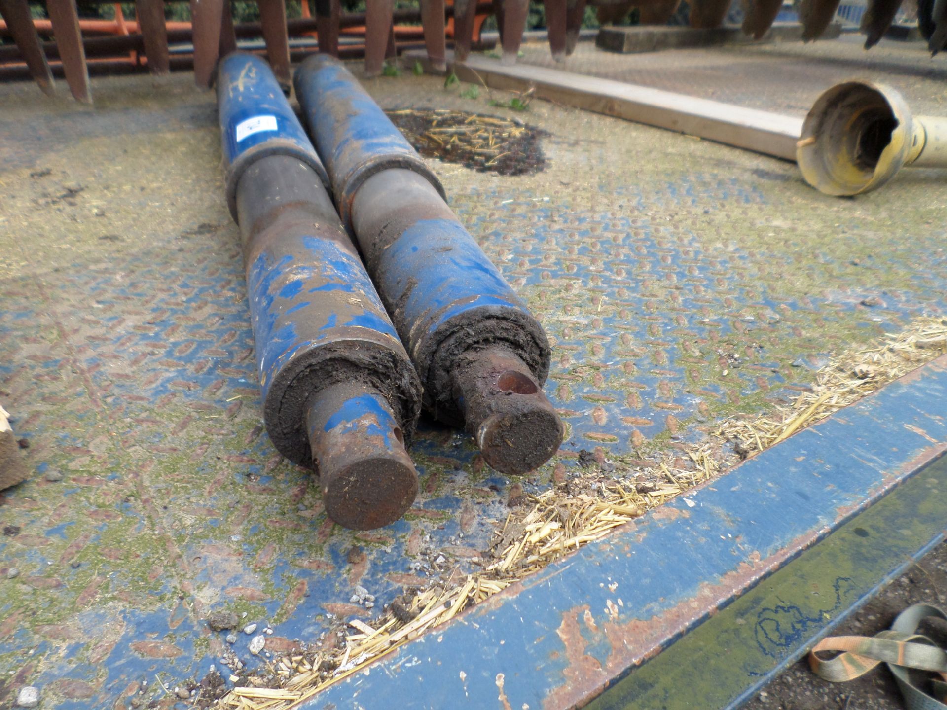 2 x trailer lift rams from AS 12T trailer, no leaks when removed from trailer - Image 2 of 2