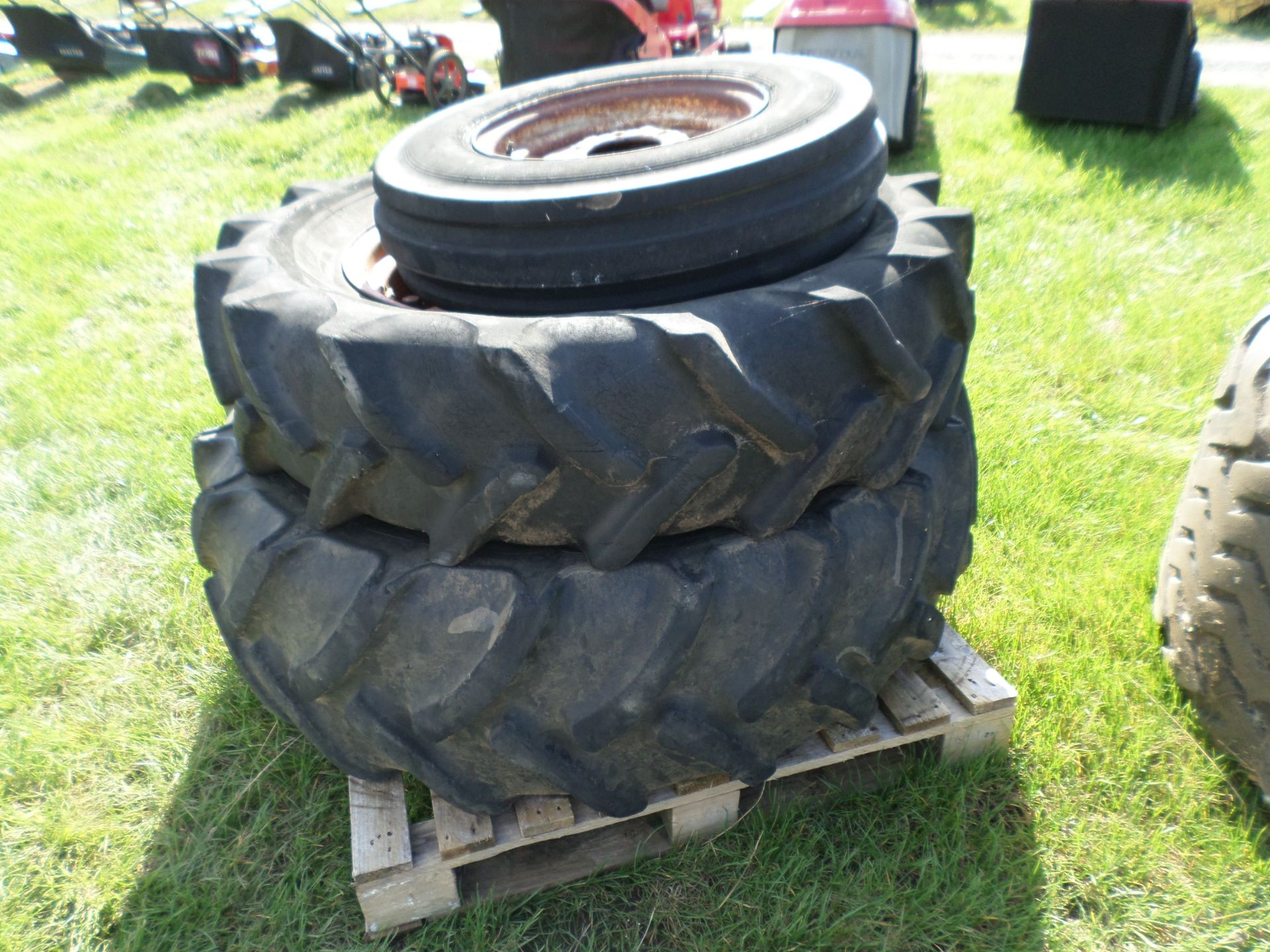 Pallet of Zetor tractor tyres and wheel etc - Image 2 of 2