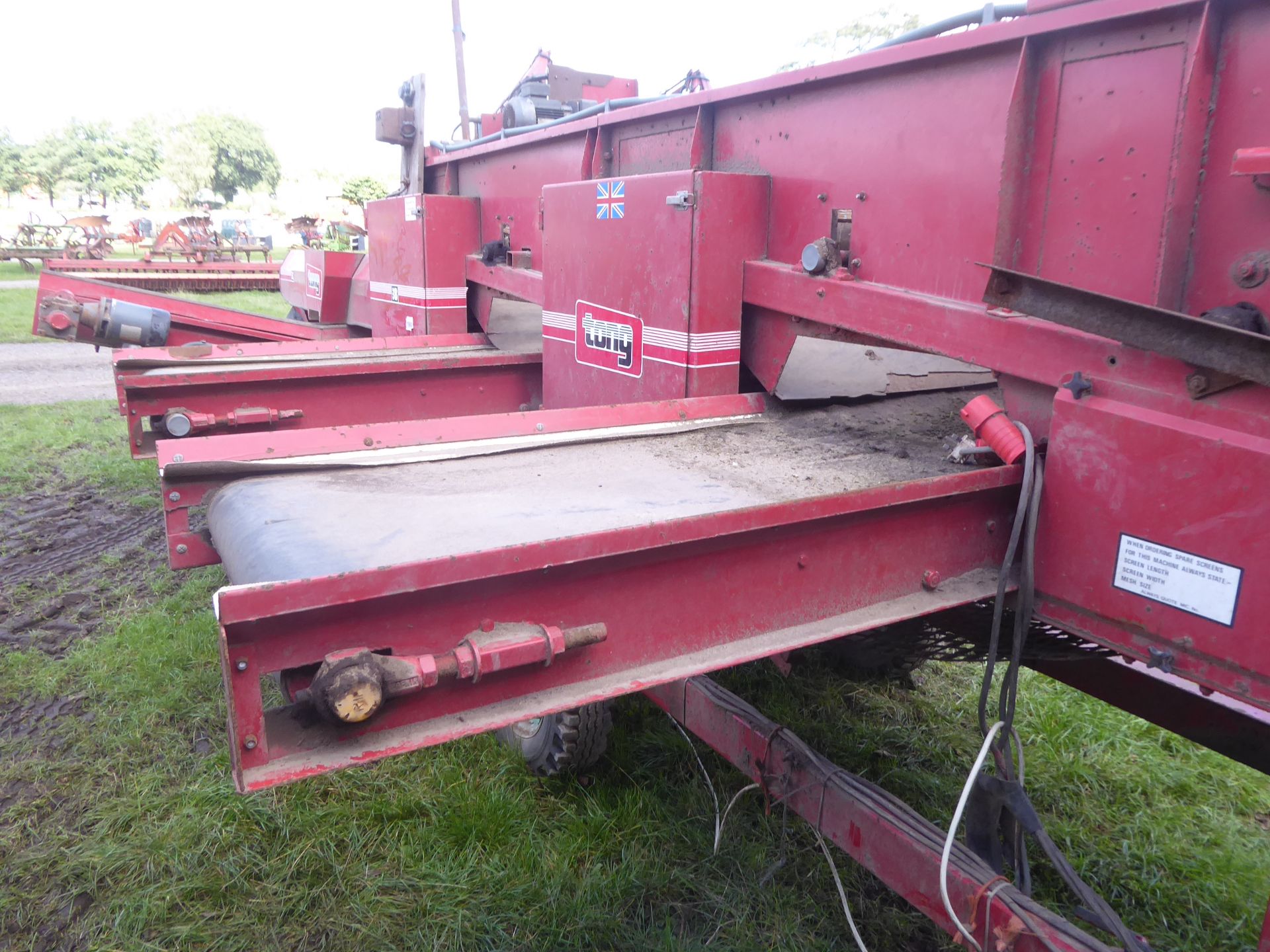 Tong 3B 36" potato grader with 2 screens, hopper, roller table - Image 2 of 4