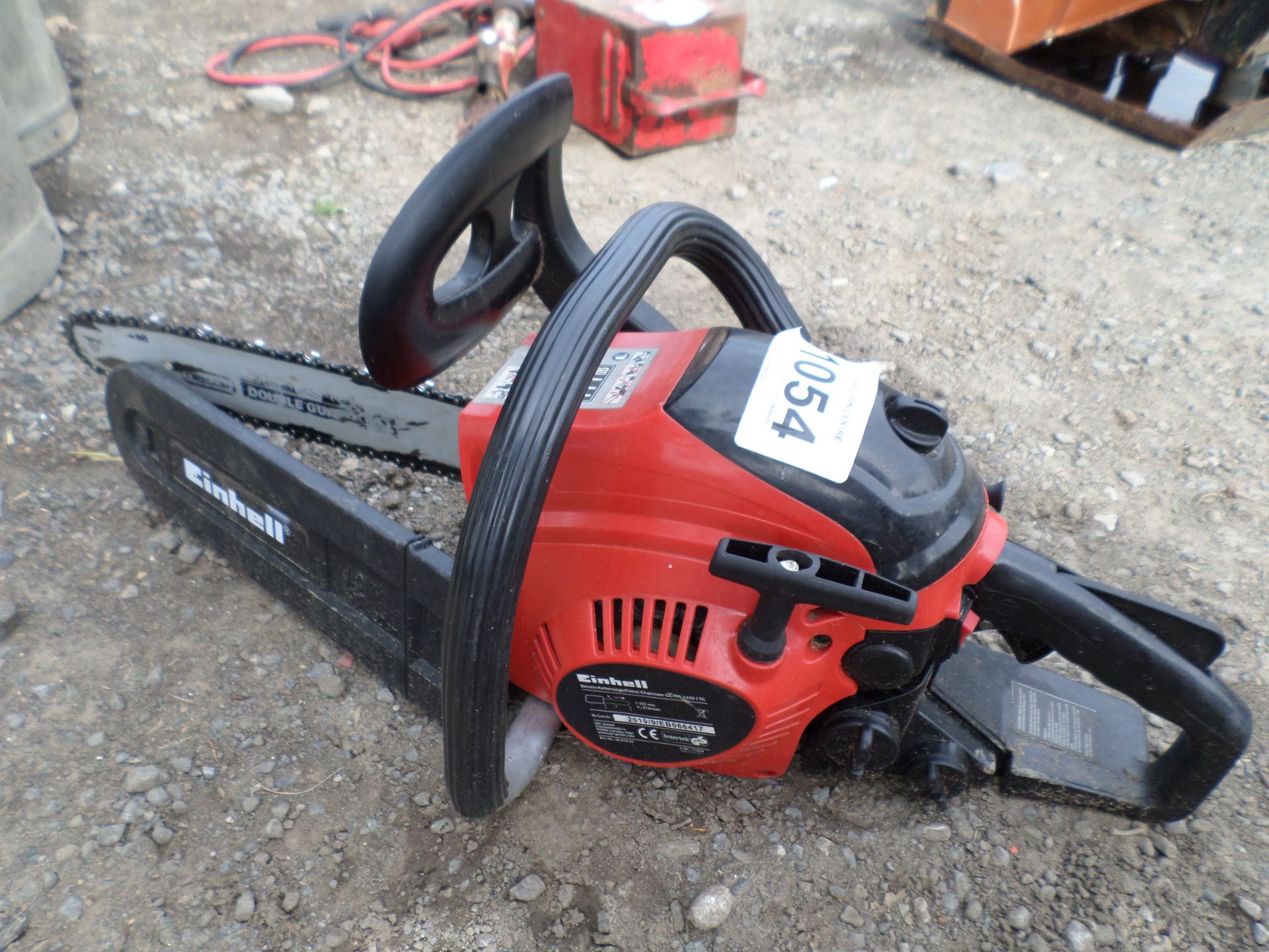 Einhell chainsaw 6 months old, 340mm bed NO VAT - Image 2 of 3