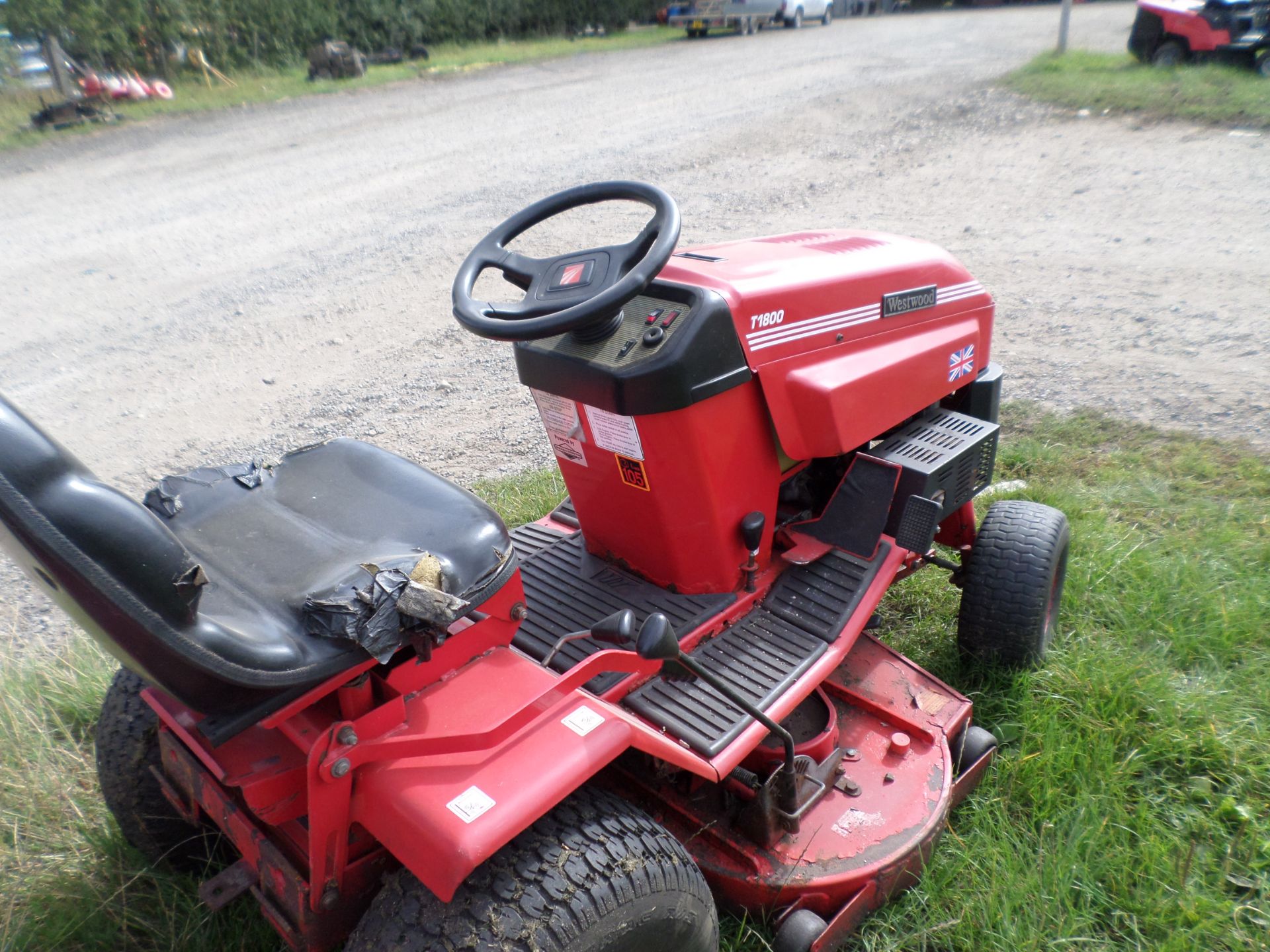 Westwood 1800 48" cut ride on mower with grass collector NO VAT - Image 2 of 3