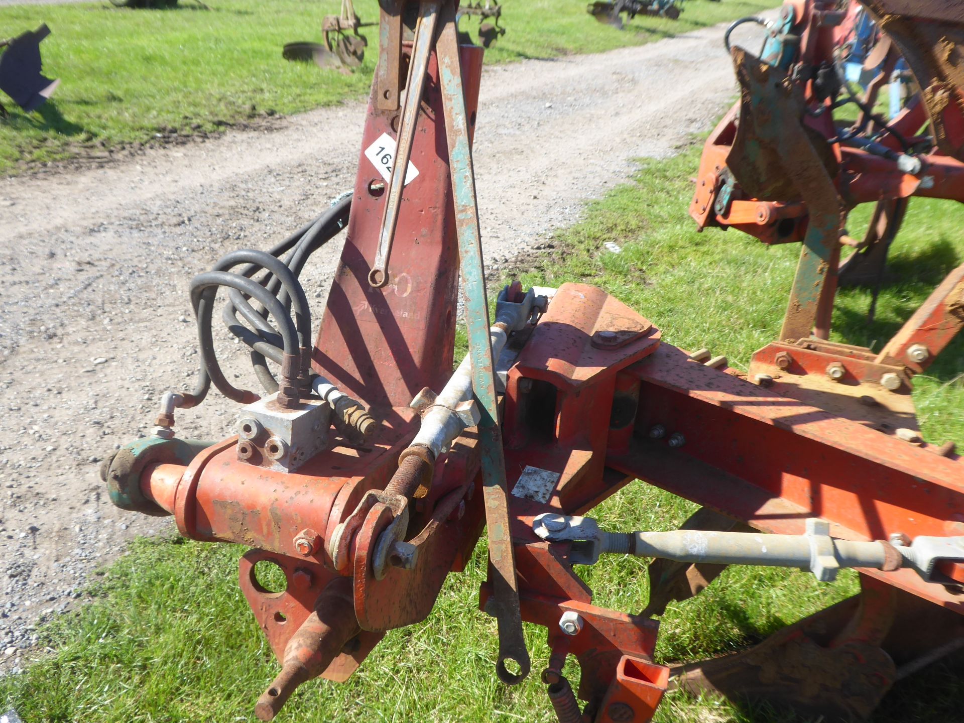 Kverneland VD85 4F reversible plough c/w skims, rear disc and depth wheel - Image 2 of 3