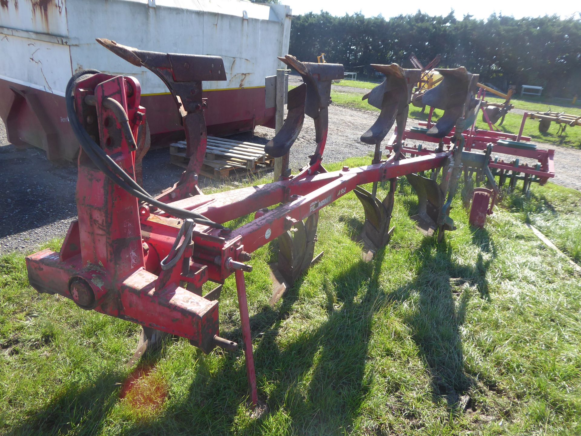 Vogel & Noot Euromat M950 4F plough - Image 3 of 3