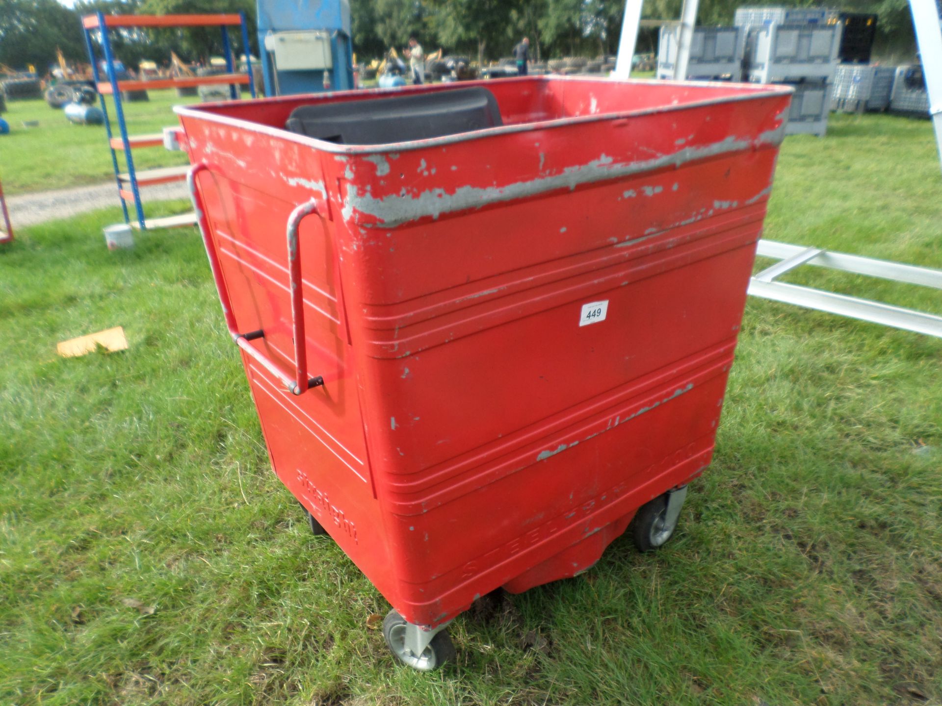 1100ltr wheelie bin NO VAT