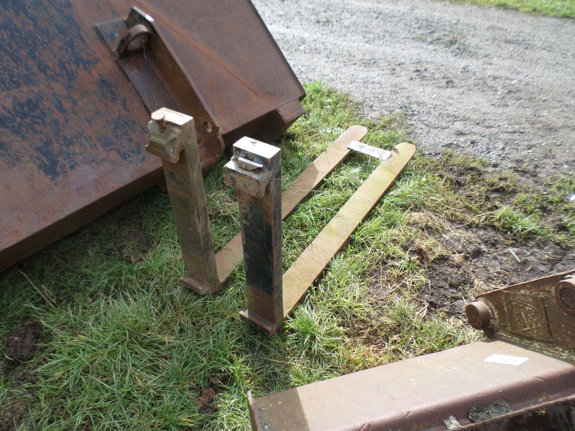 Pair of pallet tines - Image 2 of 2