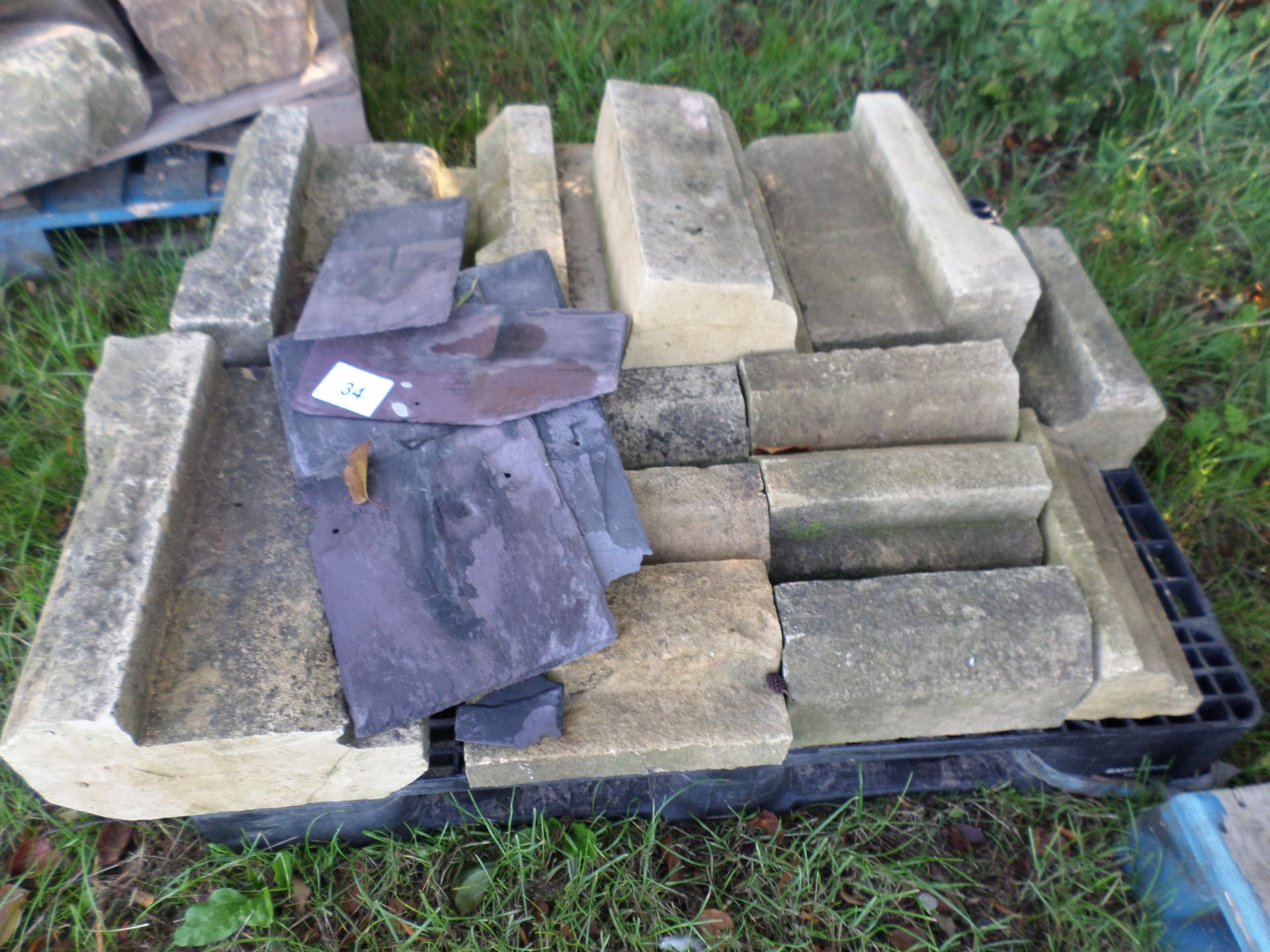 Pallet of building stone - Image 2 of 2